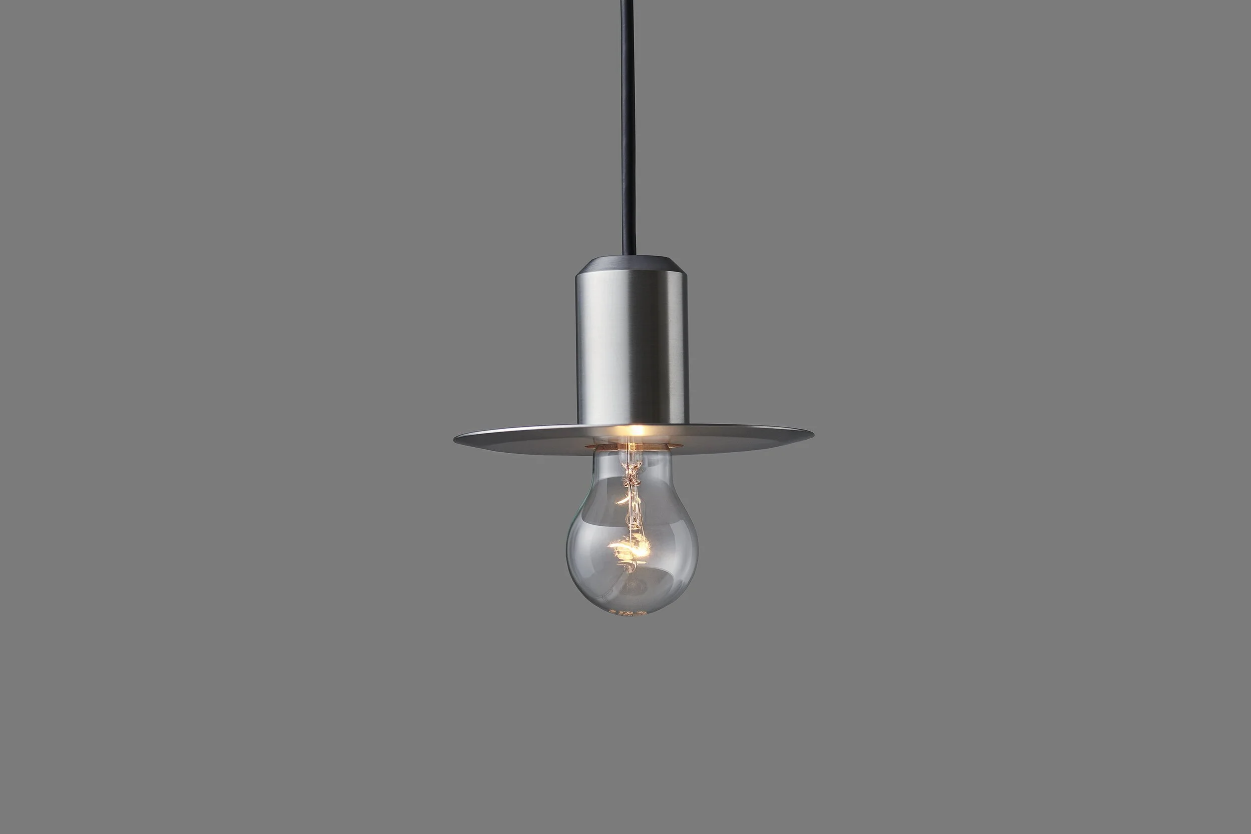 NEW LIGHT POTTERY ニューライトポタリーのペンダント照明 Bulletの限定モデル tinのフラットシェードタイプ150