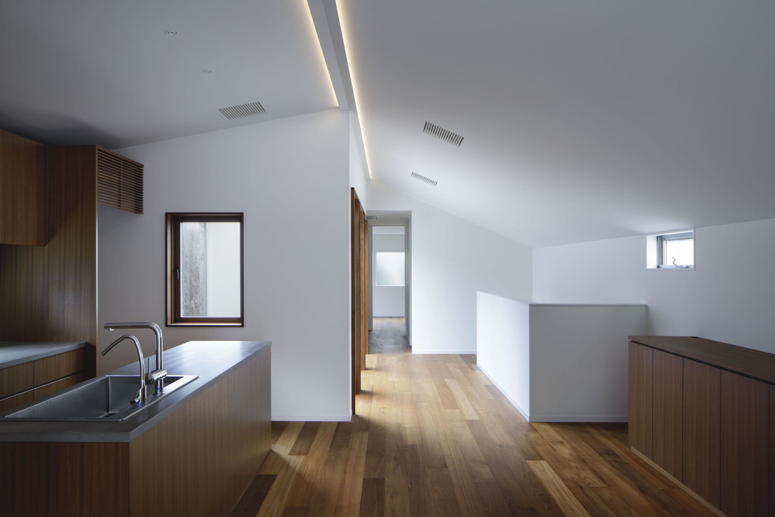  CASE-REAL（ケース・リアル）の二俣公一がデザインした住宅「東五反田の家」のインテリアデザイン 