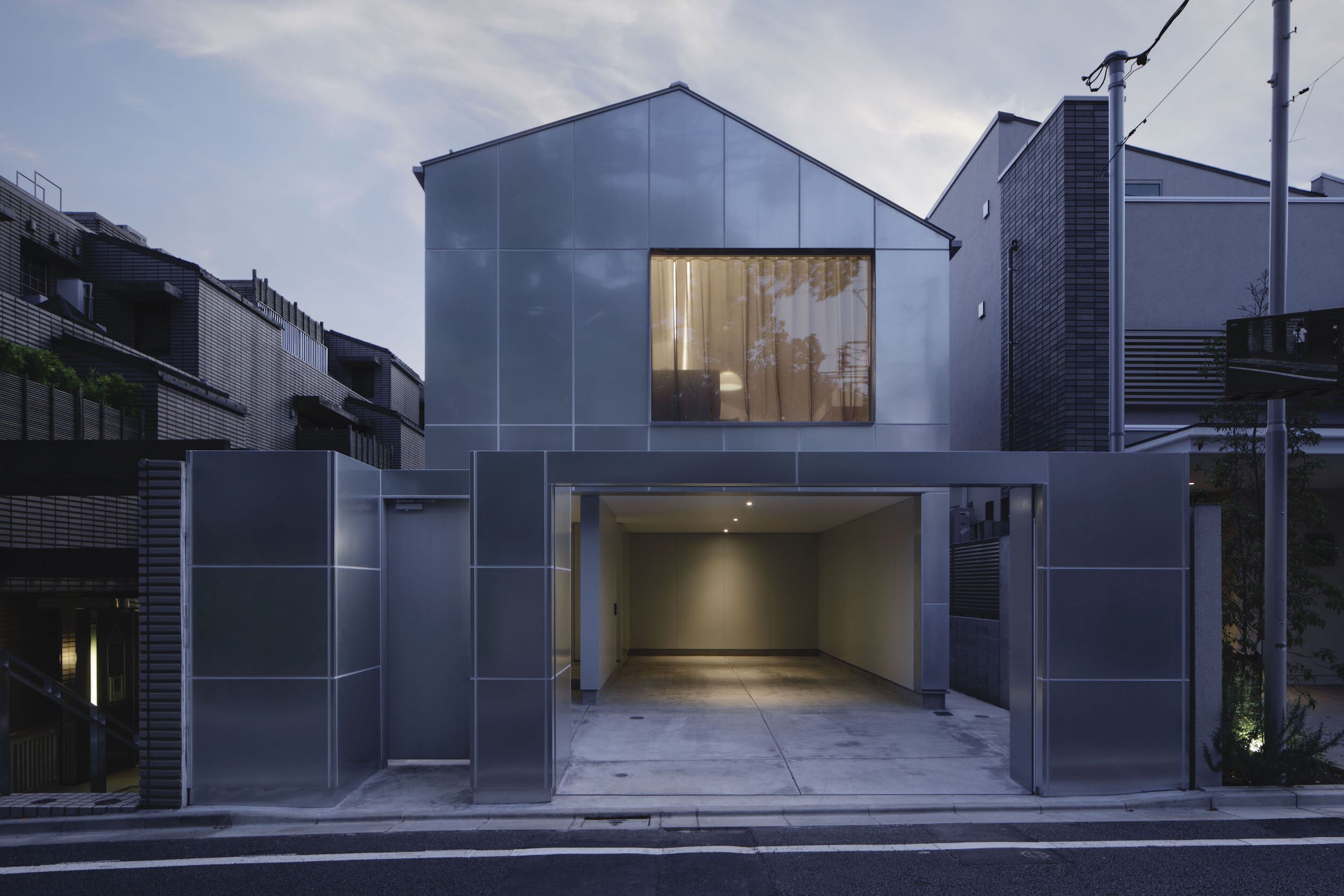  CASE-REAL（ケース・リアル）の二俣公一がデザインした住宅「東五反田の家」外観 