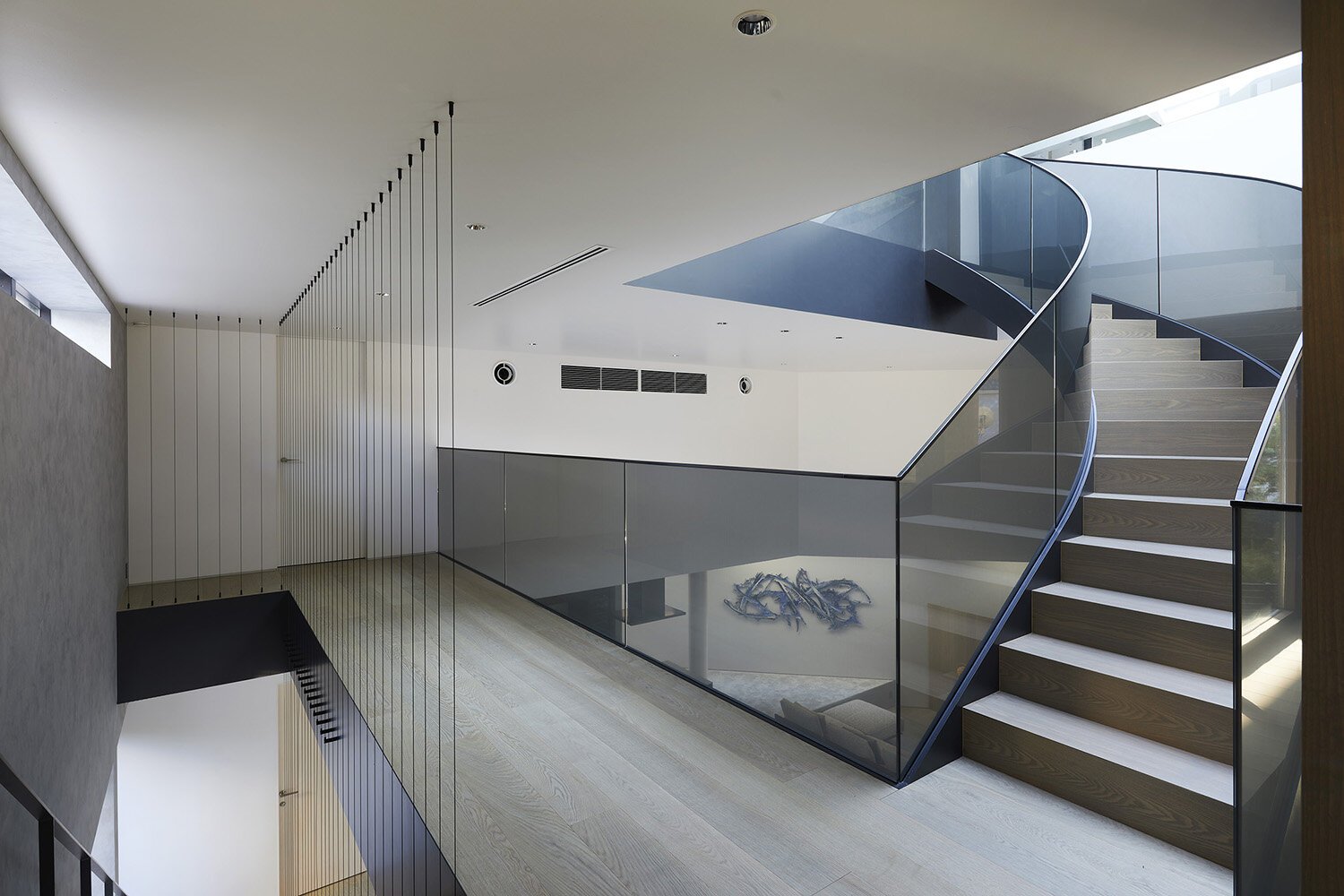  建築家 sinatoシナトの大野力が設計した住宅Shoto S。2階のインテリア 