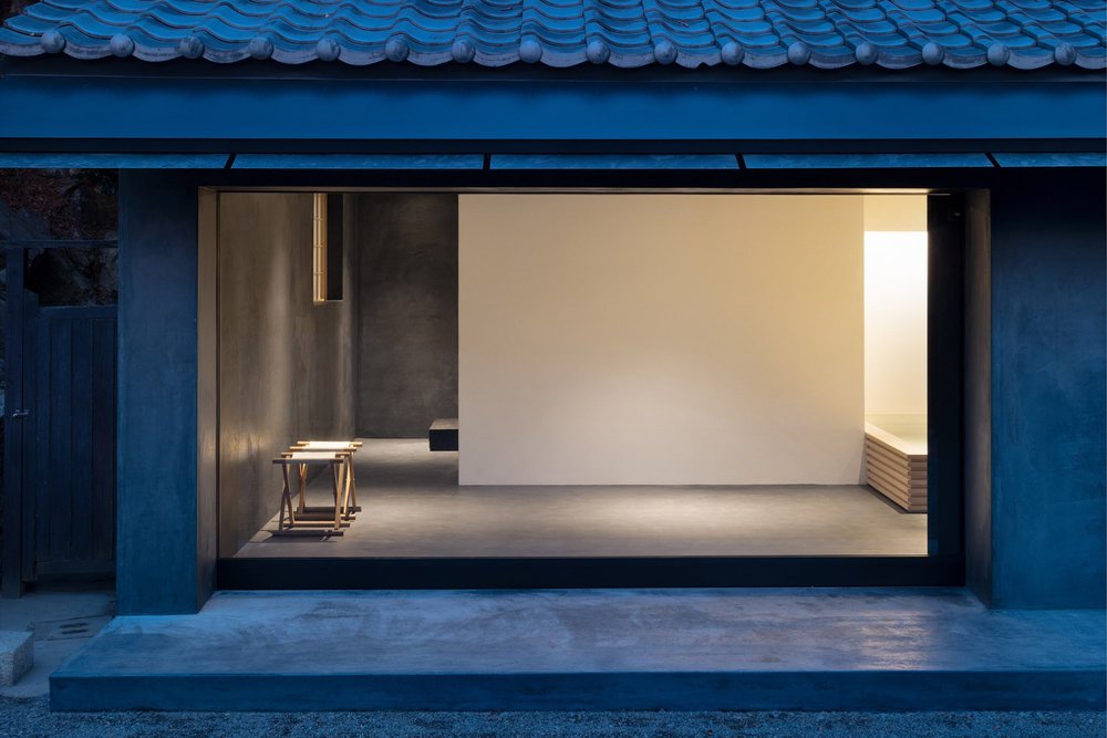ABOUTの佛願忠洋がデザインを手掛けた「和布刈神社」の授与所 — IDREIT® | interior design magazine
