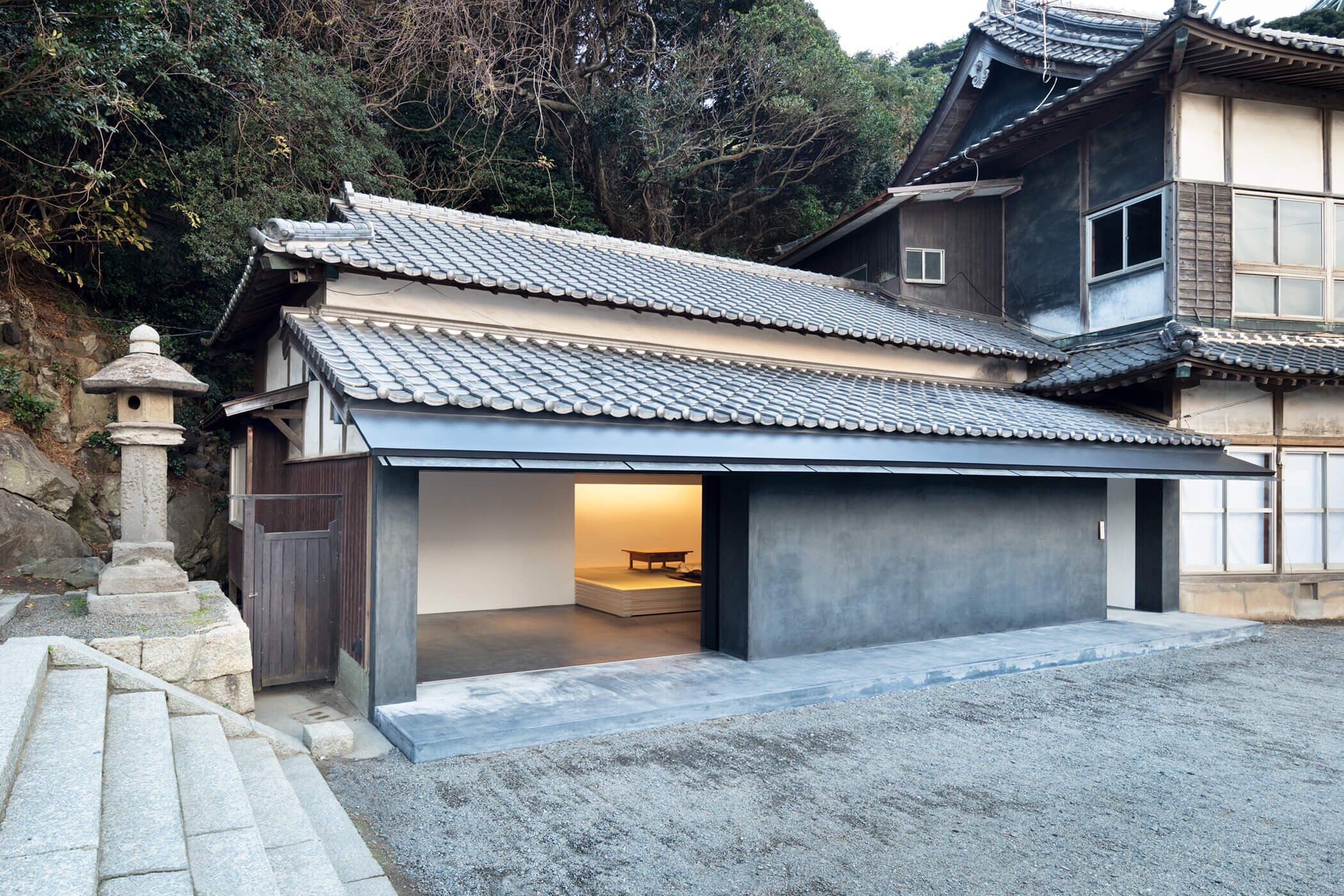 about-tadahiro-butsugan-mekari-jinja-shrine-interior-design-magazine-idreit-006t.jpg
