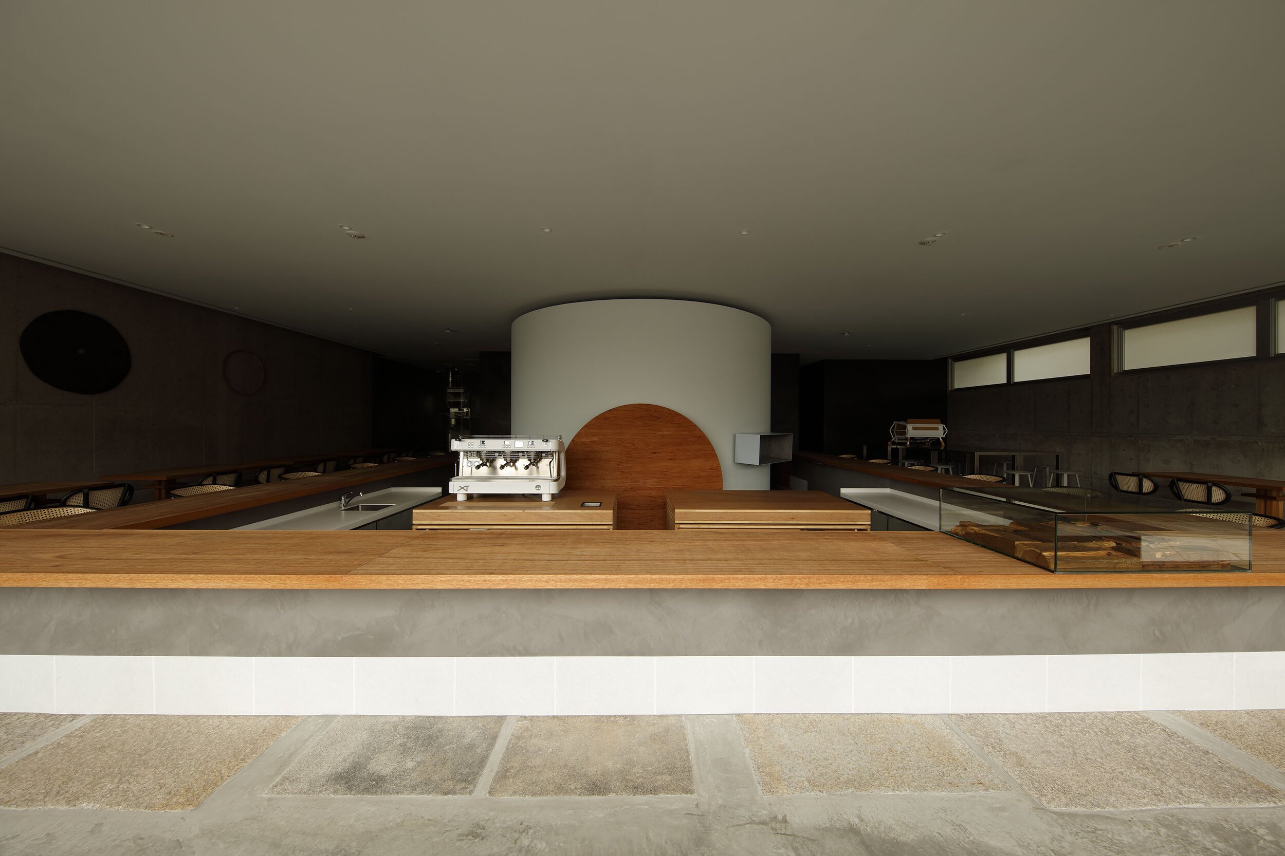  Yusuke Seki Studioの関祐介がデザインしたカフェOgawa Coffee Laboratoryのインテリア 