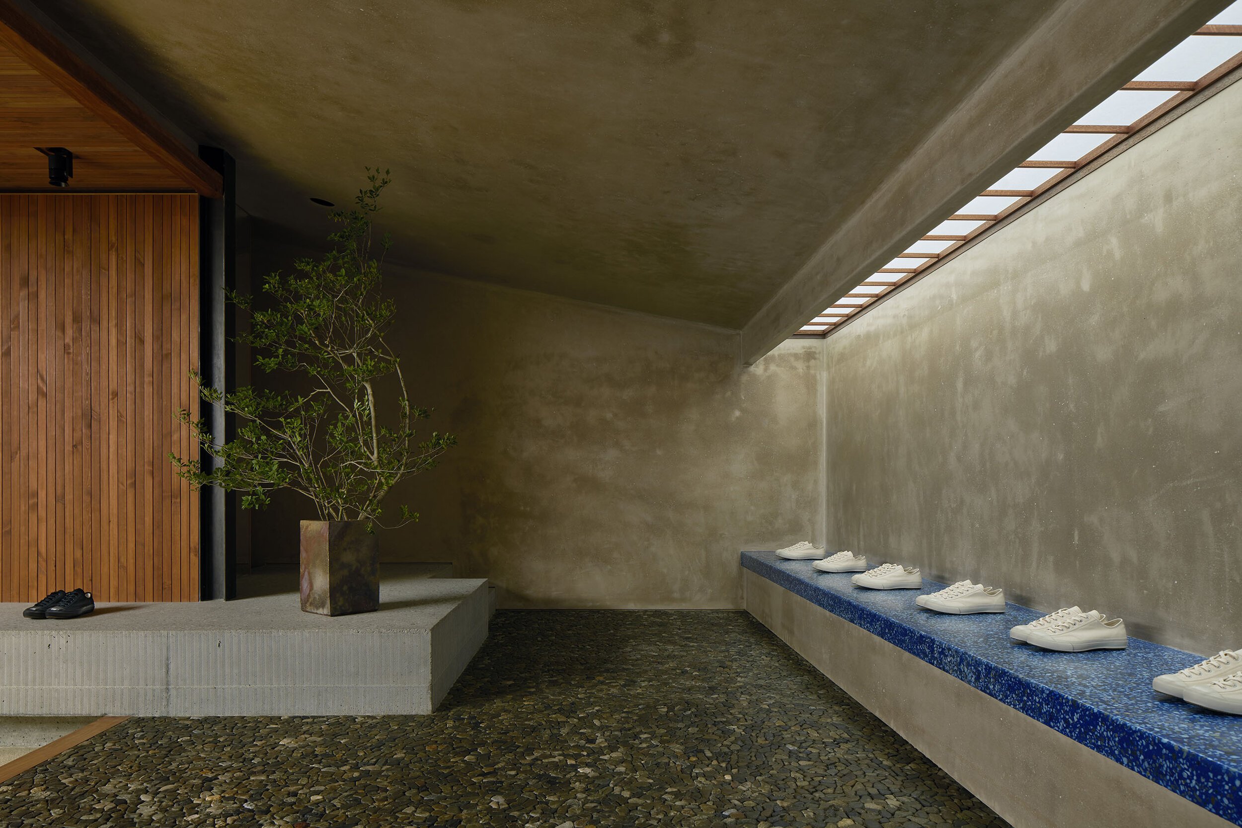  TORU SHIMOKAWA architectsの下川徹がインテリアデザインを手掛けたALSO MOONSTAR（オルソー・ムーンスター ）のフィッティングスペース 