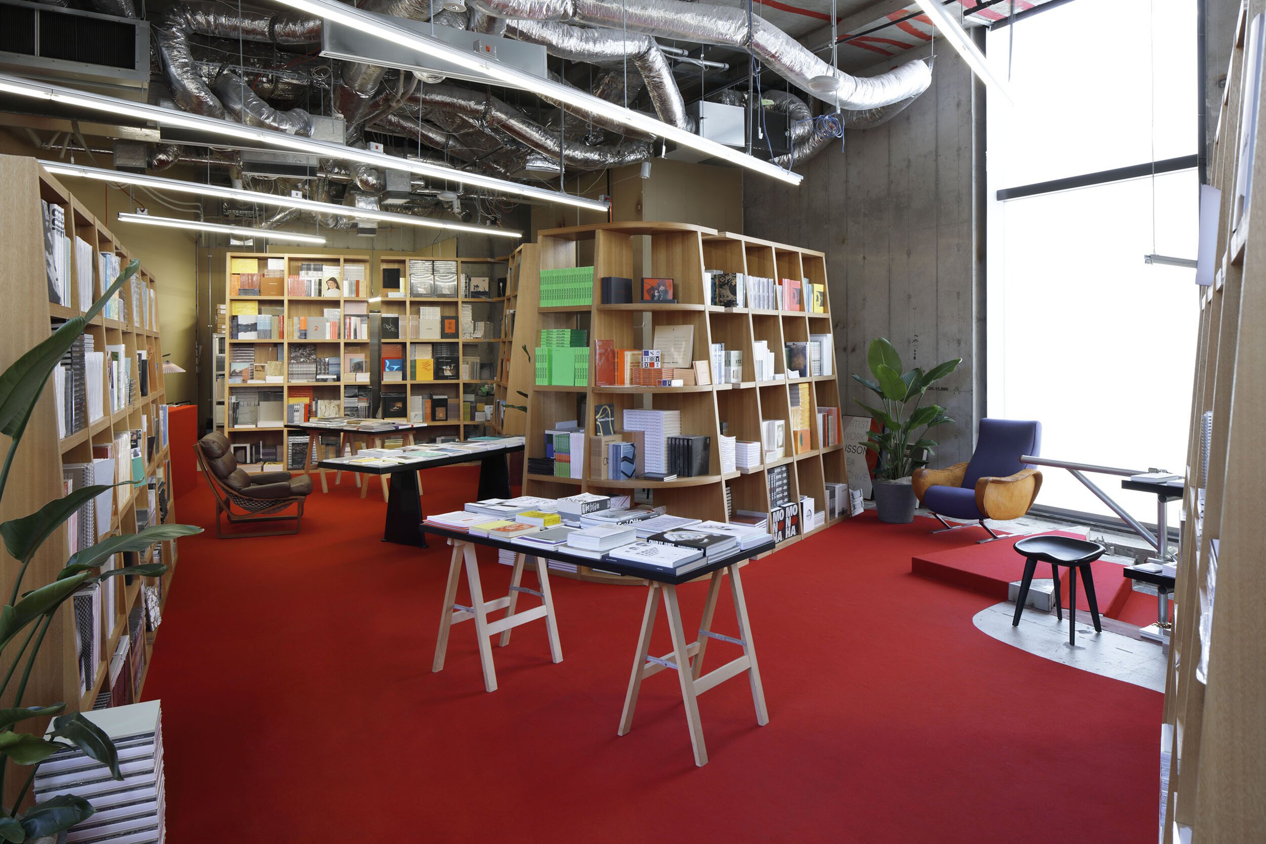  The interior design of SKWAT/twelvebooks, designed by Keisuke Nakamura/DAIKEI MILLS, in Minami-aoyama, Tokyo. 
