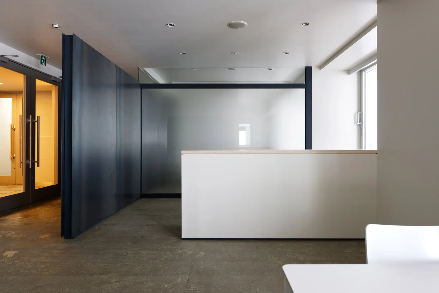 SHANON Office by Tomoyuki Sakakida Architect — IDREIT® | interior ...