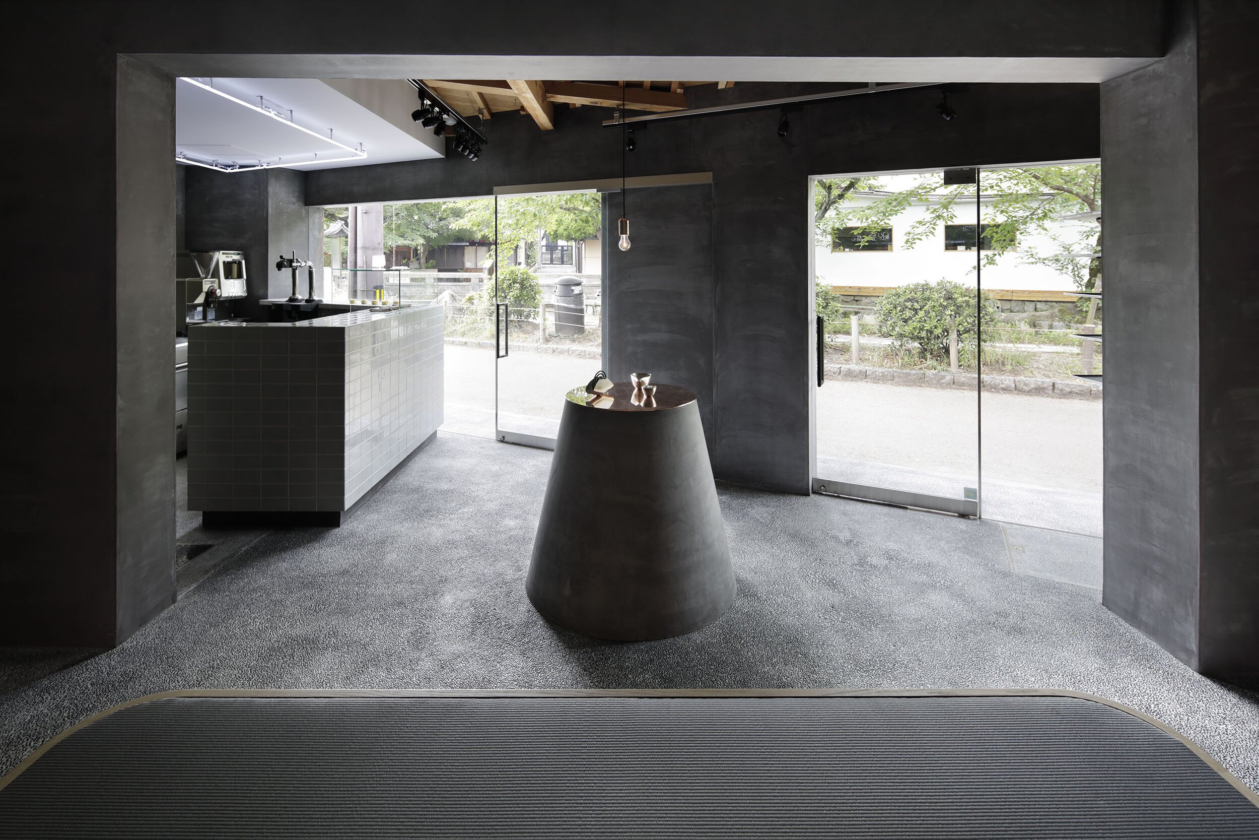 everedge-ginkakudo-kyoto-lifestyle-shop-interior-design-japan-idreit-008-.jpg