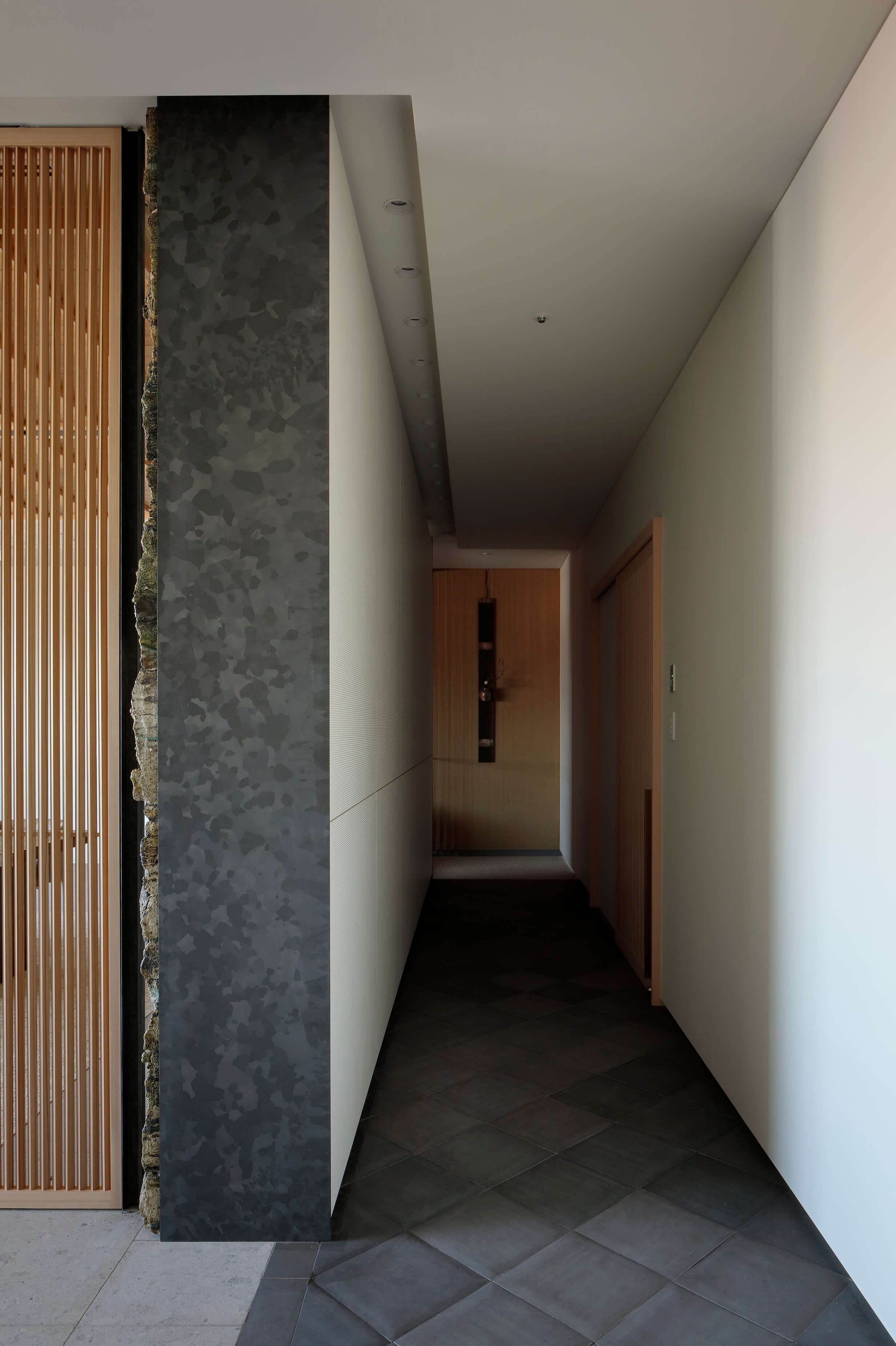 entrance passage of ntv project by tomoyuki sakakida architect in tokyo japan