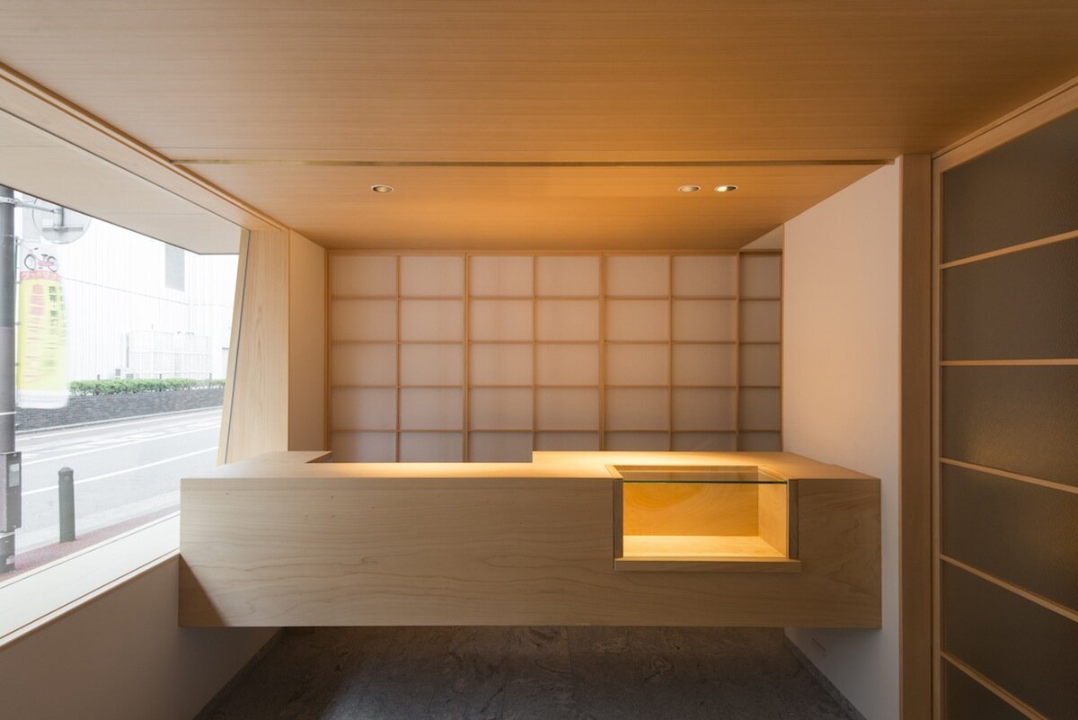 case-real-kaiboku-sushi-interior-design-fukuoka-japan-idreit-02.jpg