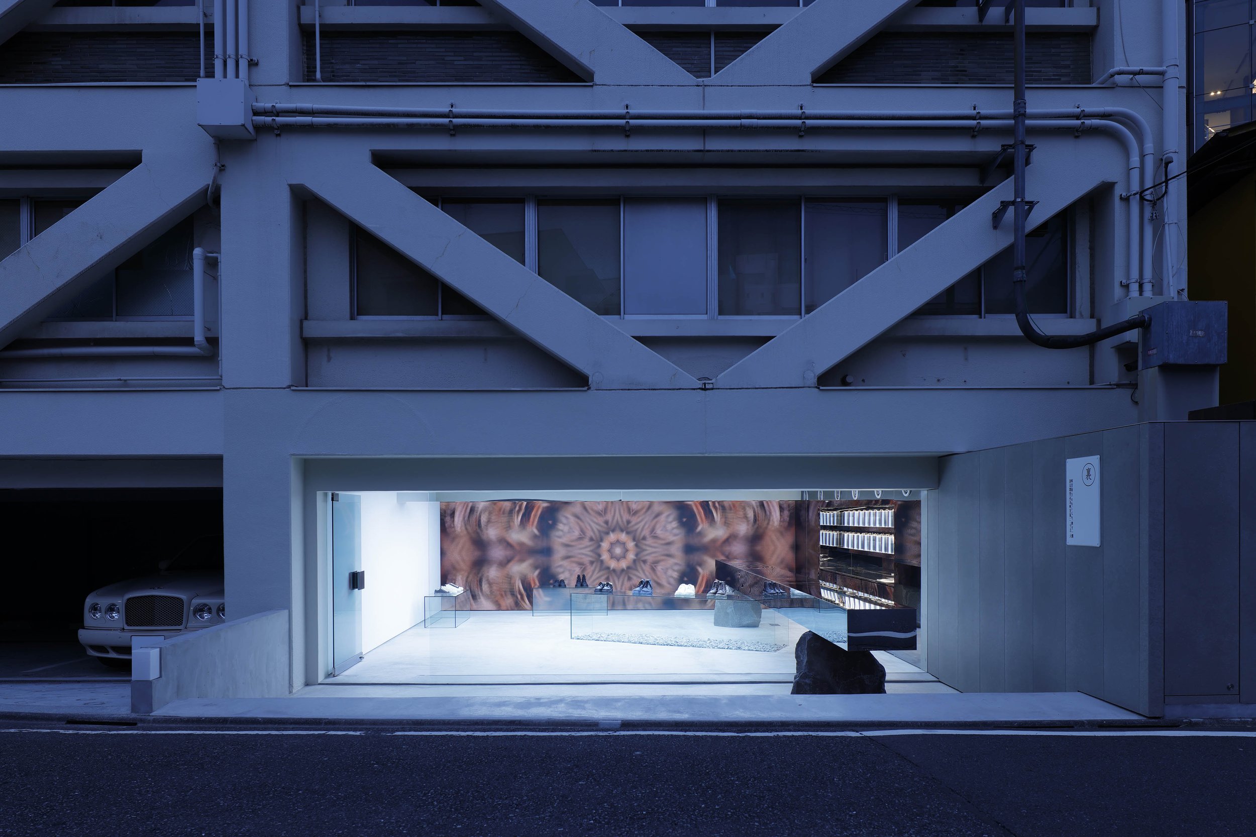 insideout-ura-02-interior-design-magazine-idreit_KozoTakayama.jpg