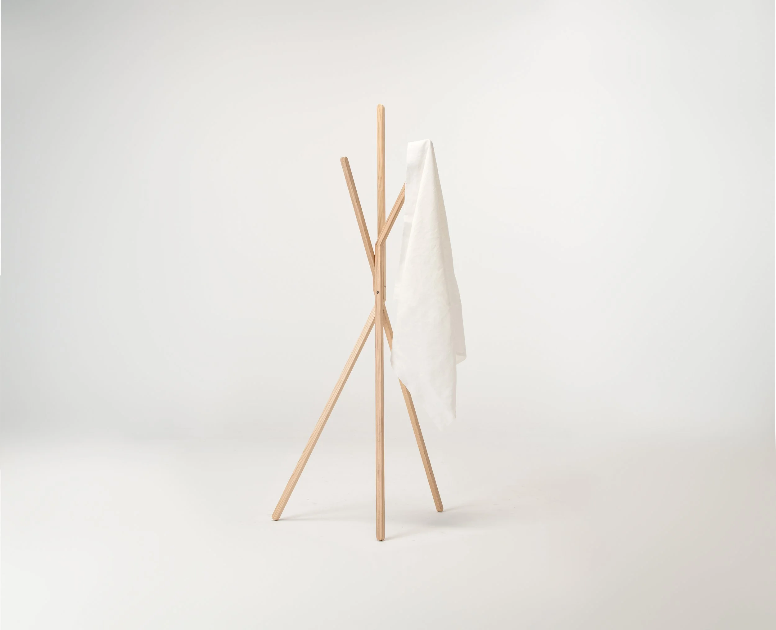 koizumi-studio-tree-hanger-interior-design-magazine-idreit-84-s.jpg