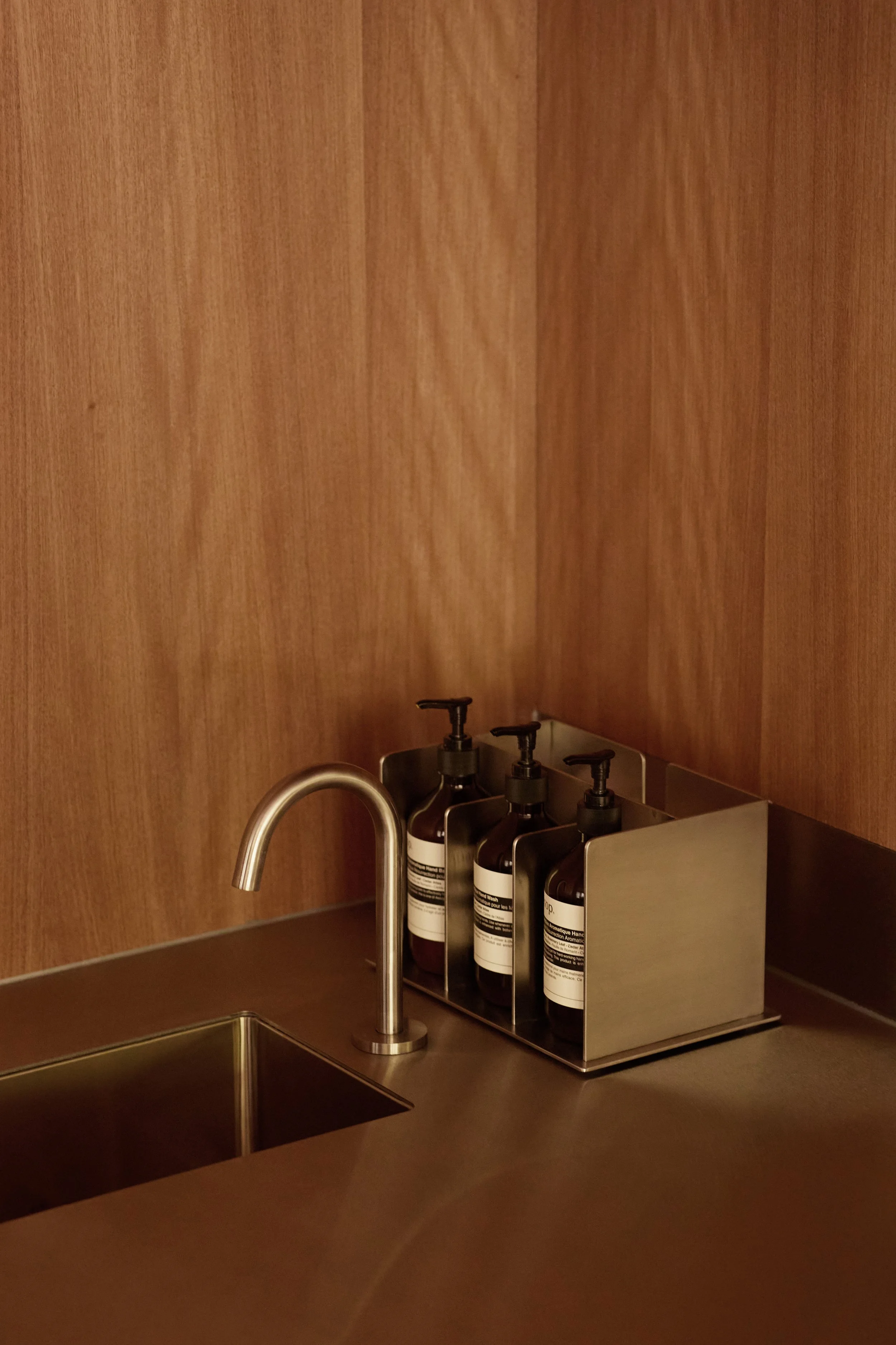 dion-hall-standingroom-carlton-10981-interior-design-magazine-idreit_TraianosPakioufakis.jpg