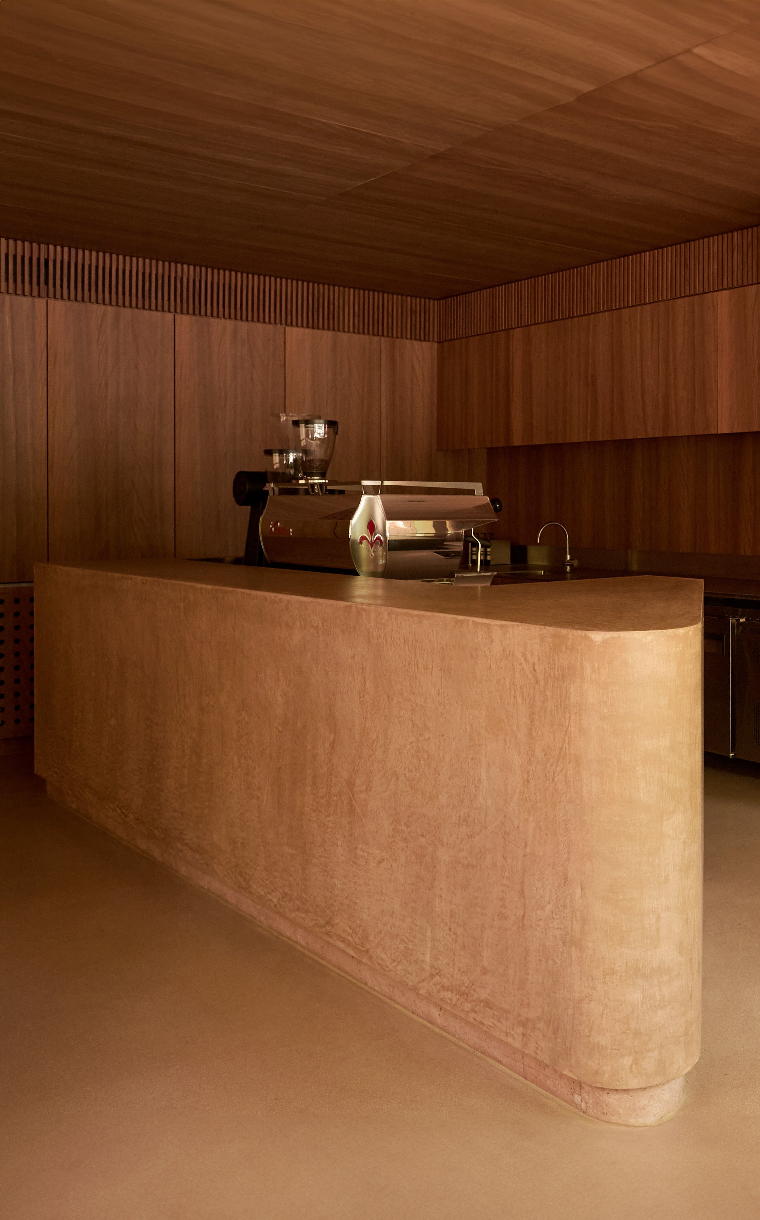 dion-hall-standingroom-carlton-10844a-interior-design-magazine-idreit_TraianosPakioufakis.jpg