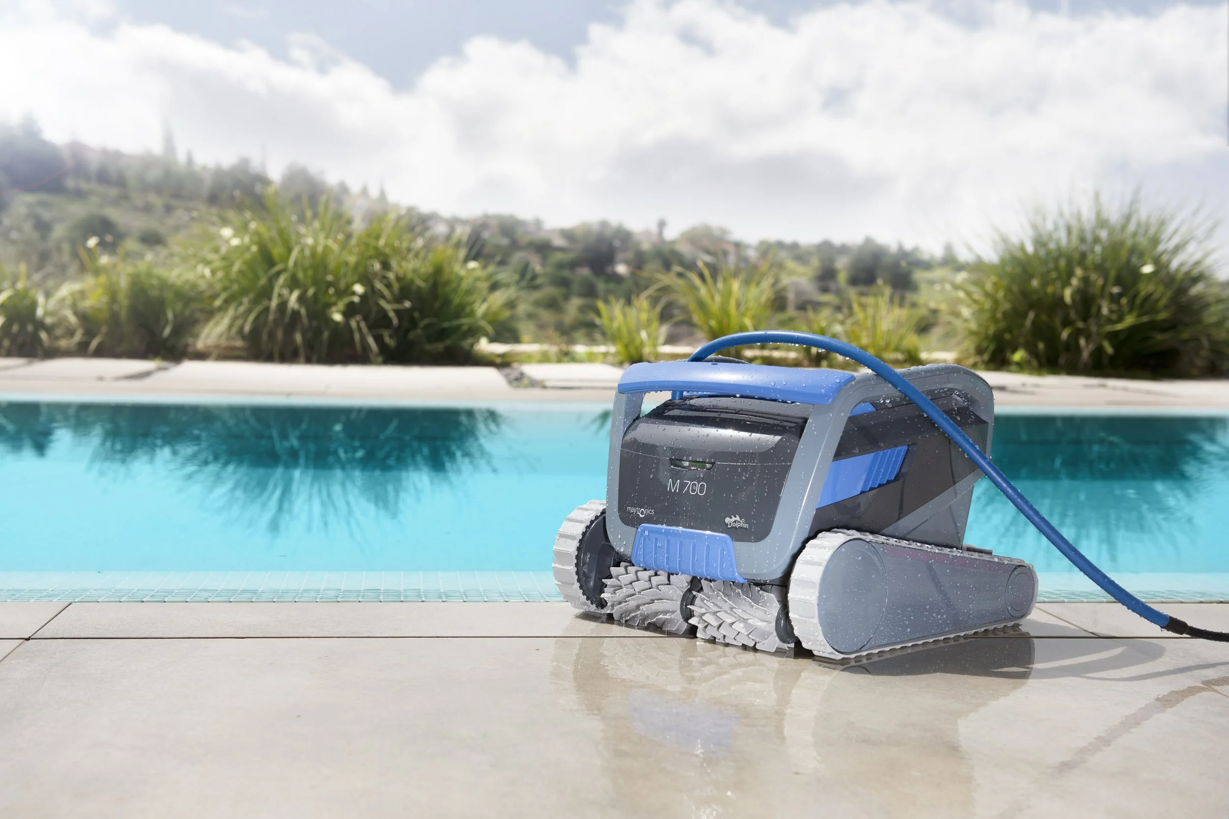 Dolphin Robotic Cleaners — Poolside 