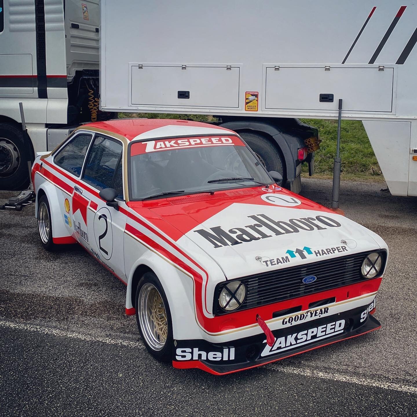 First shakedown of the freshly restored Zakspeed Ford Escort RS1800 group 2. 

Looks gorgeous with its period correct Marlboro Macau 1978 (Dieter Quester) livery.

#ford #fordescort #fordescortmk2 #fordescortrs1800 #fordescortzakspeed #dieterquester 