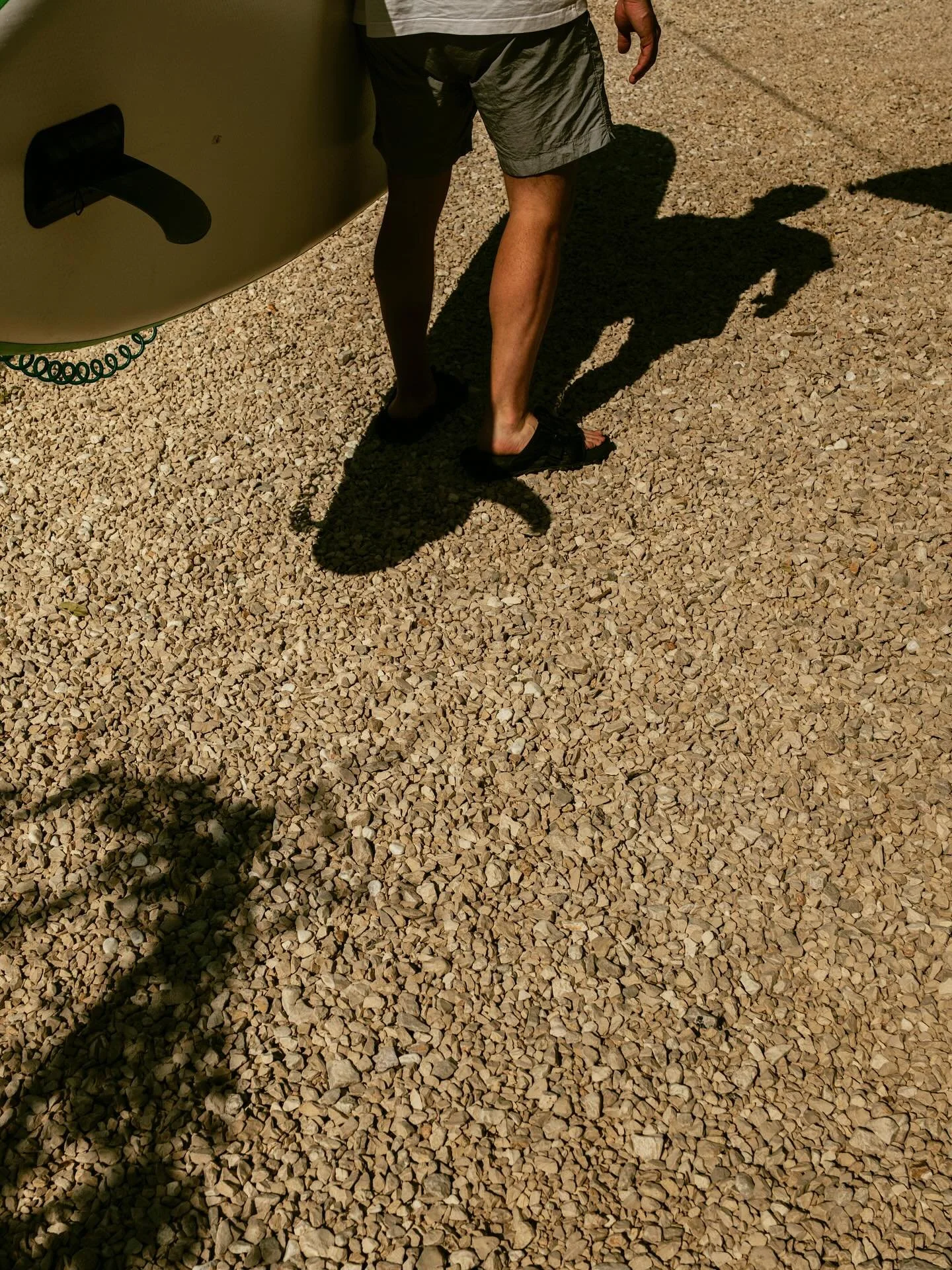 Sun on your skin,
the sea just a few steps away 🌊✨

#galbokaresidence #islandlife #suplife #oceanmoments #mediterraneanvibes #travelinspiration #croatiatravel
#yogaretreatcroatia #croatia #losinjisland #malilosinj #nerezine #galbokabeach