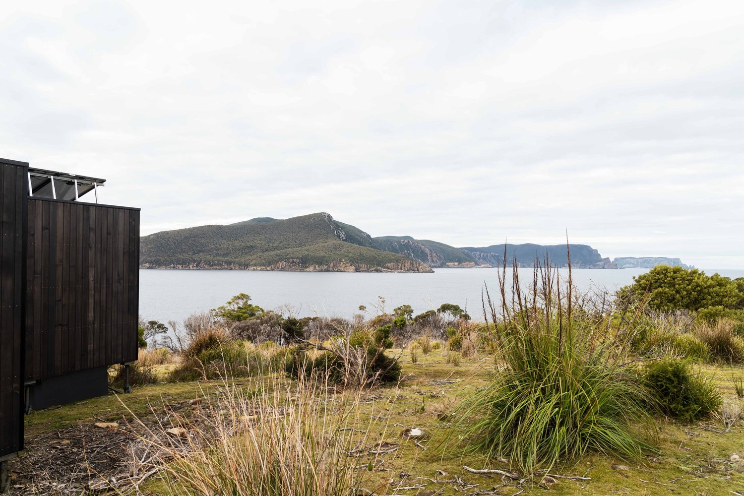 Coastal off-grid dwelling by Saxon Hall Architecture, Tasman Peninsula