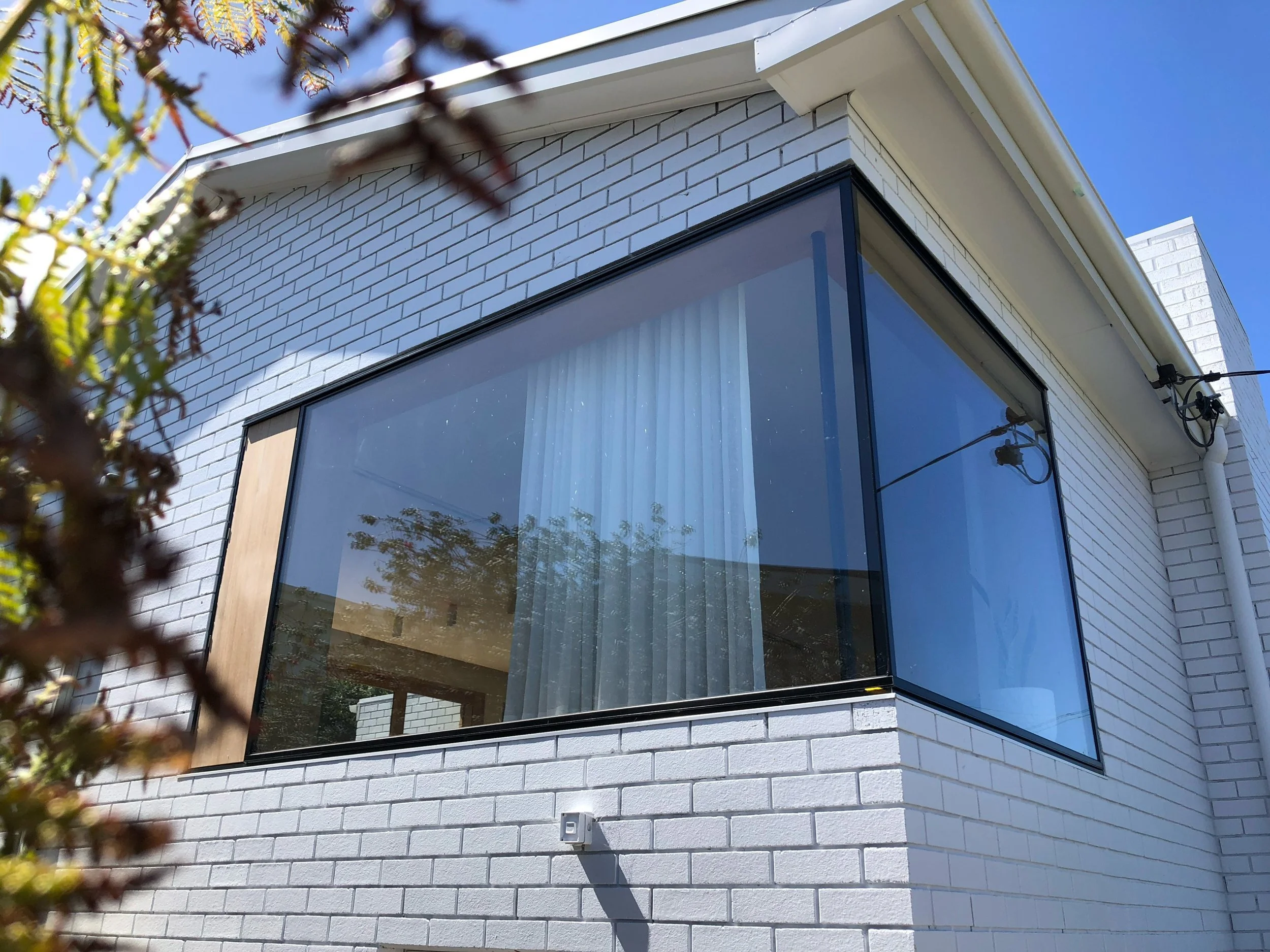 Hill St Hall House, a new hall-house-form home at Bellerive, Hobart by Saxon Hall Architecture