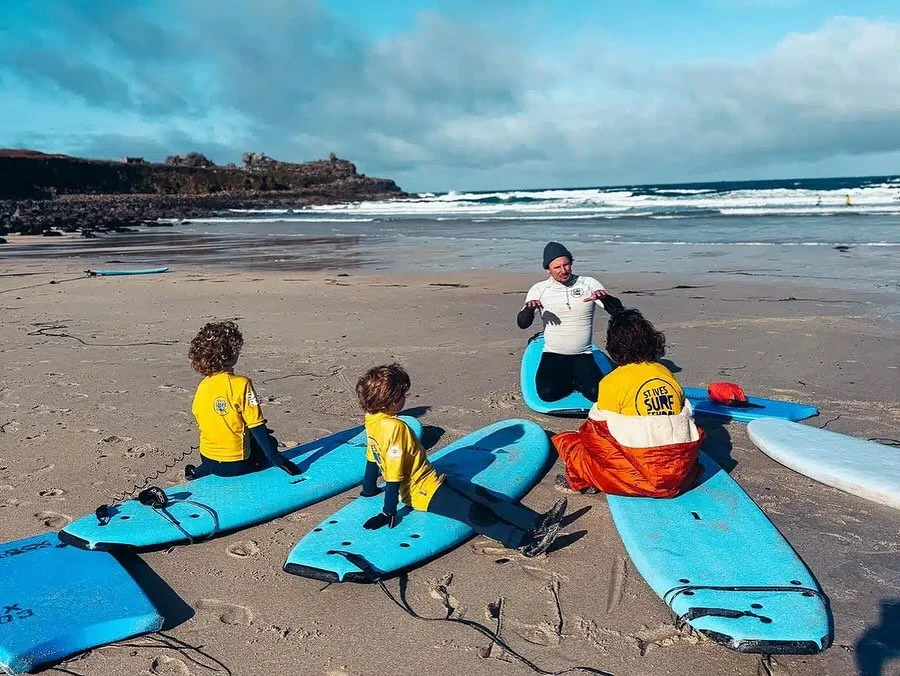 We are stoked to have recently been featured in an article by the guys of @bridgesandballoons travel blog as one of the best things to do in St Ives with (or without) kids. 

&lsquo;One of the highlights of our time in St Ives was our family surf les