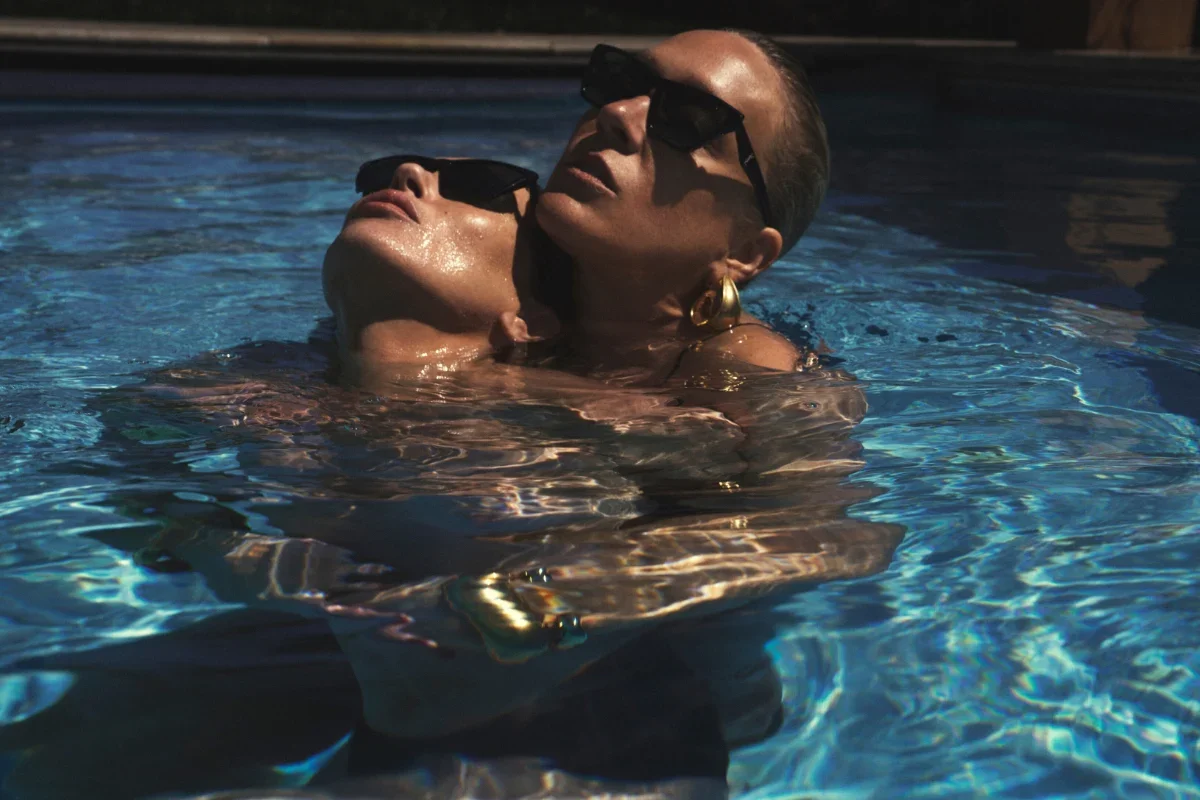 VELVET HEAT AND THE ETERNAL IT GIRL