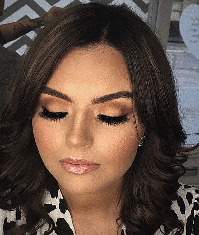 Classic brown #kardashian #smokes on this #beauty #makeup #makeupartistscotland #photography #portrait #blogger #mua #kikichic #falkirk #makeupaddict #makeupartistsworldwide ❤️