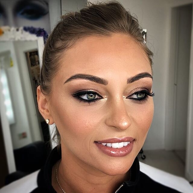 #softglam on this #beauty 😍
#softcontour #makeup #makeupbyme #mua #wakeupandmakeup #beauty #pretty #makeupartistworldwide