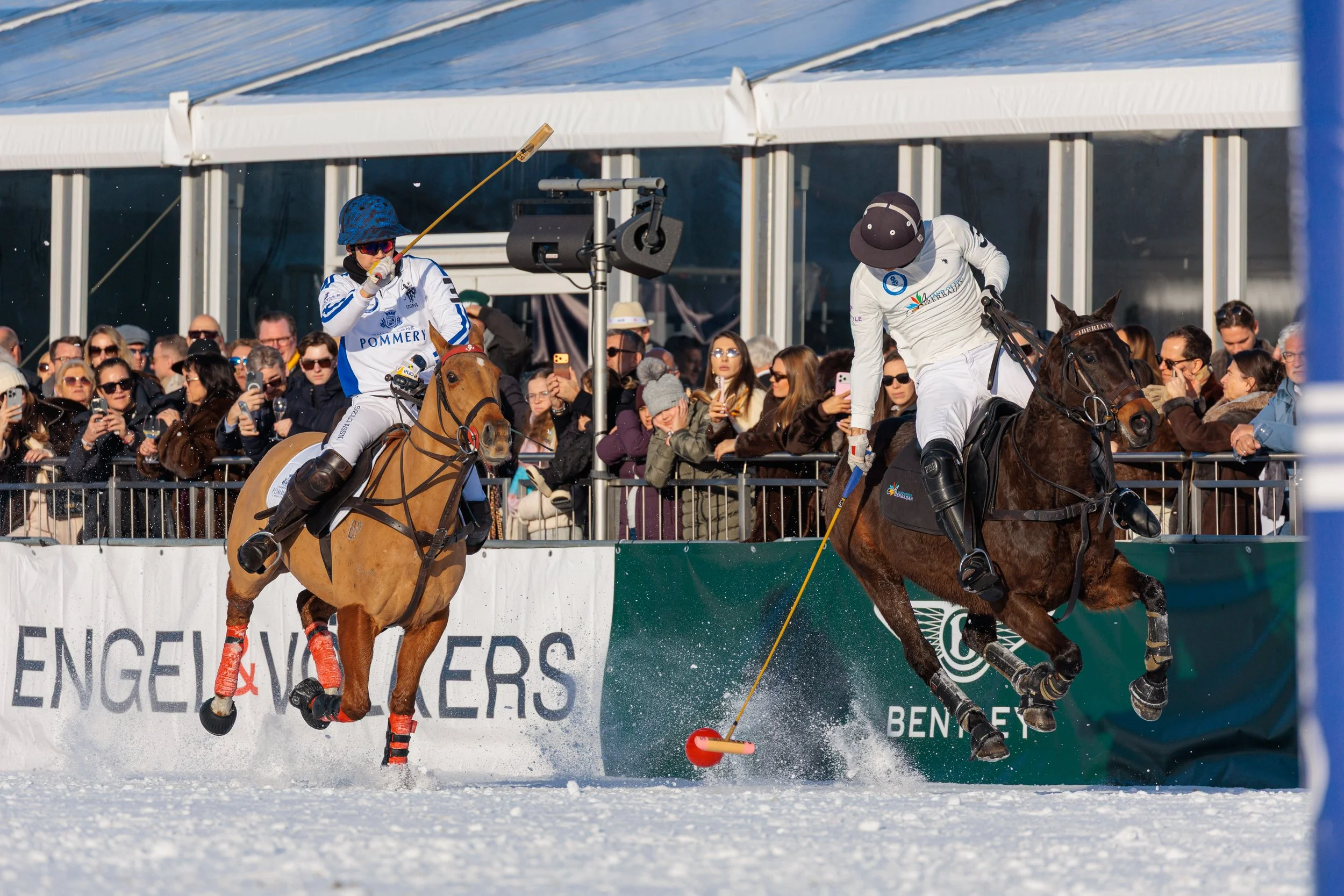 Record Crowds in Glorious Alpine Weather