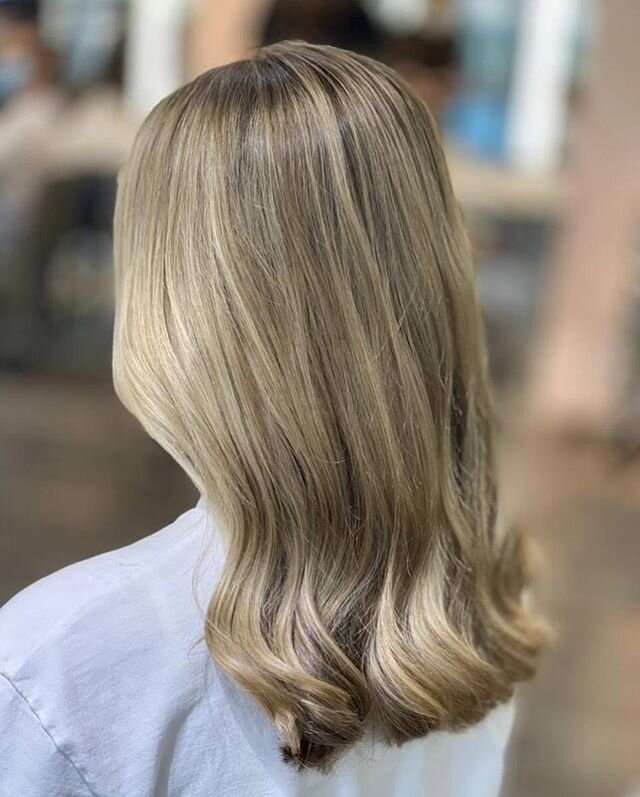 Blonde balayage and cut by Sinead Deacy from @w52hair.nails. Contact them today to schedule an appointment or complimentary consultation.