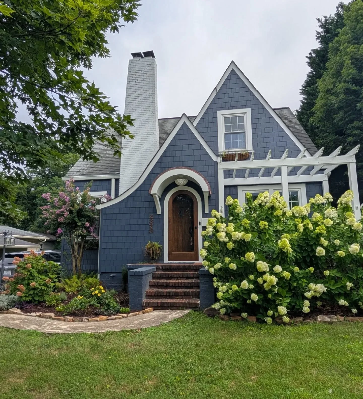 Finally on the blog ✨
.
Our exterior renovation of our 1930s storybook home with all the details and before &amp; afters 
.
.
.
#storybookhome #hardieshake #historichomes #lovewhereyoulive #beforeandafter #letsrenovate #navyandwhite #ontheblog