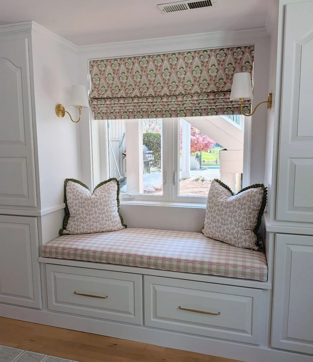 Pretty in Pink 
.
Every little girls nursery should have a window seat like this! 🩷
.
.
#windowseat #girlnursery #winstonsaleminteriordesign #letsdecorate #makeitcustom