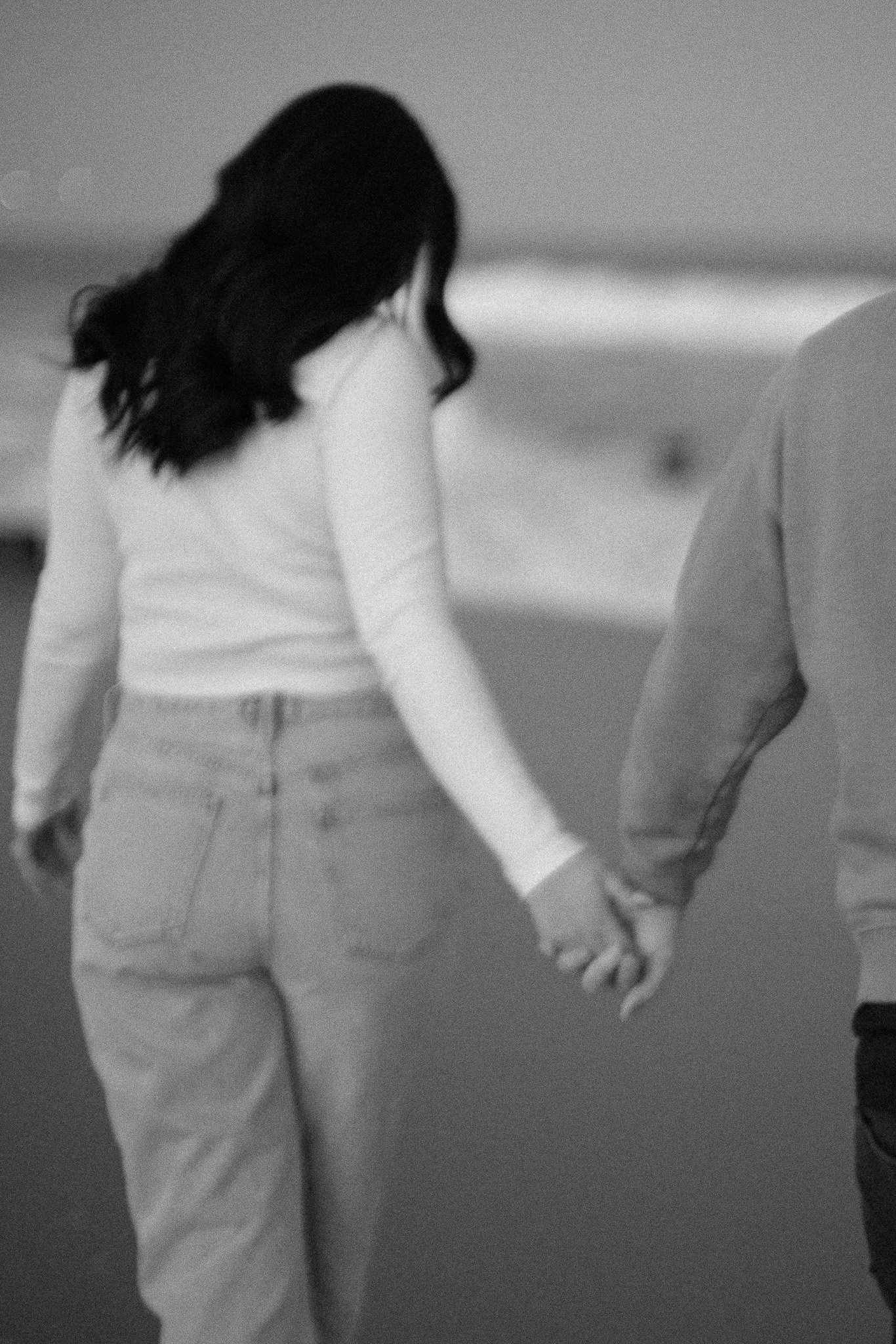 Becca-Dom-Engagement-Beach-21-Crop.jpg