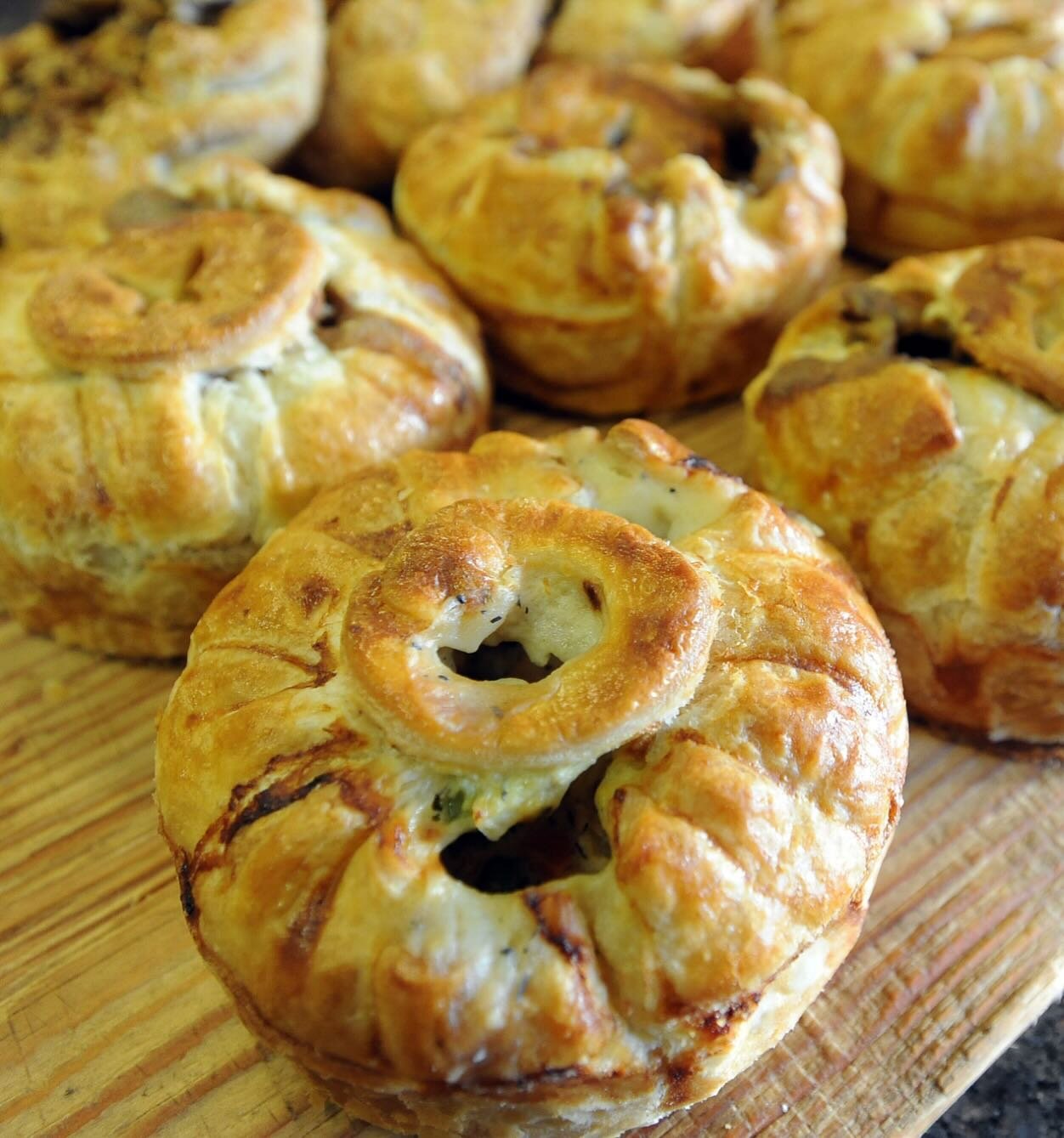 It&rsquo;s the perfect day for a chicken pot pie! Stop in for one today. 

#boulderfoodie #5280eats #303eats #boulderbakery