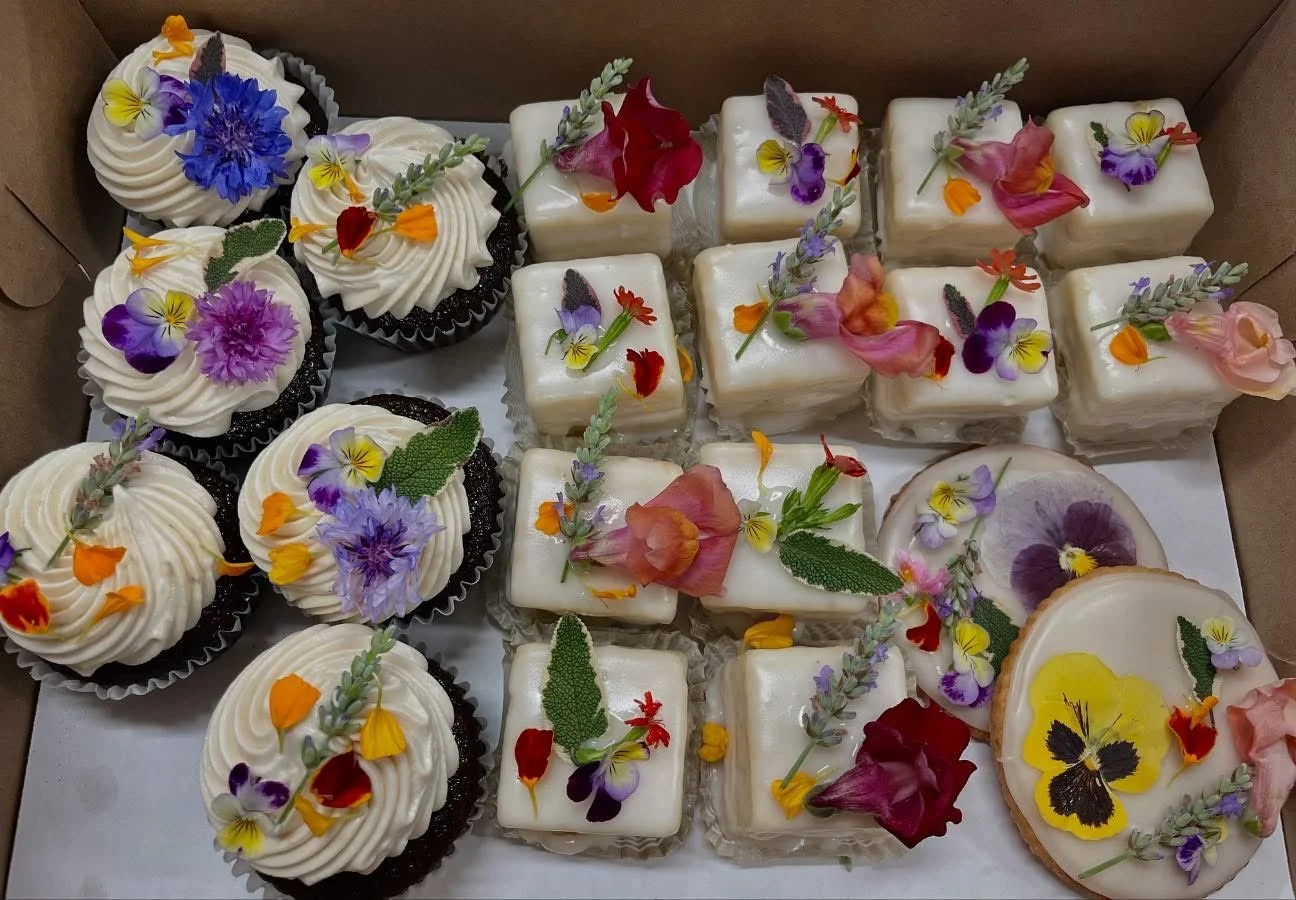 Floral bridal showers with our own fresh and pressed flowers! #boulderbakery #bouldercolorado #303eats #5280eats #bridalshower #edibleflower
