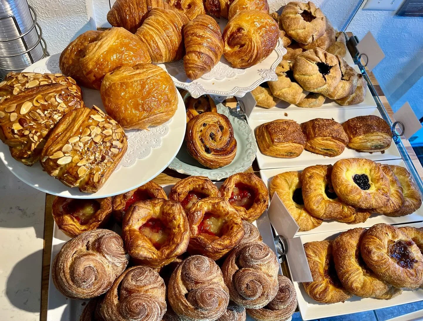 Happy post holiday WE ARE OPEN TODAY!!!
We look forward to seeing you 

#community #boulderlife #bouldercolorado #bakeryboulder #5280eats #colorado