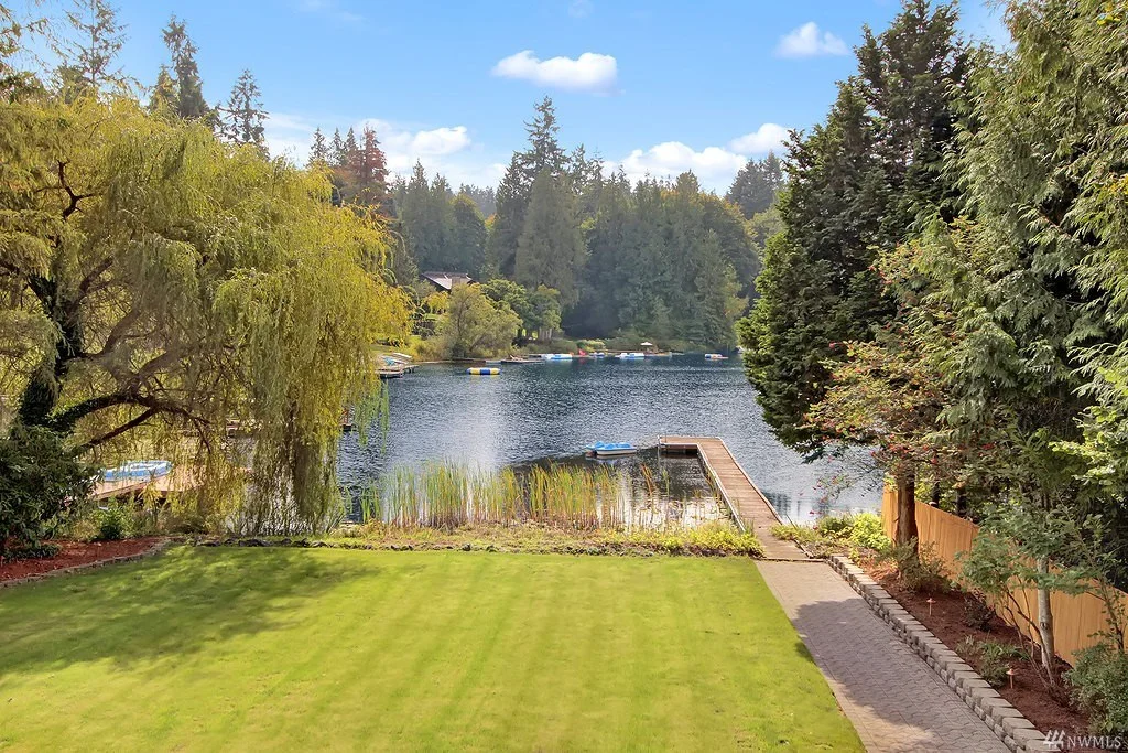 16423 NE Woodinville Duvall Rd | $990,000