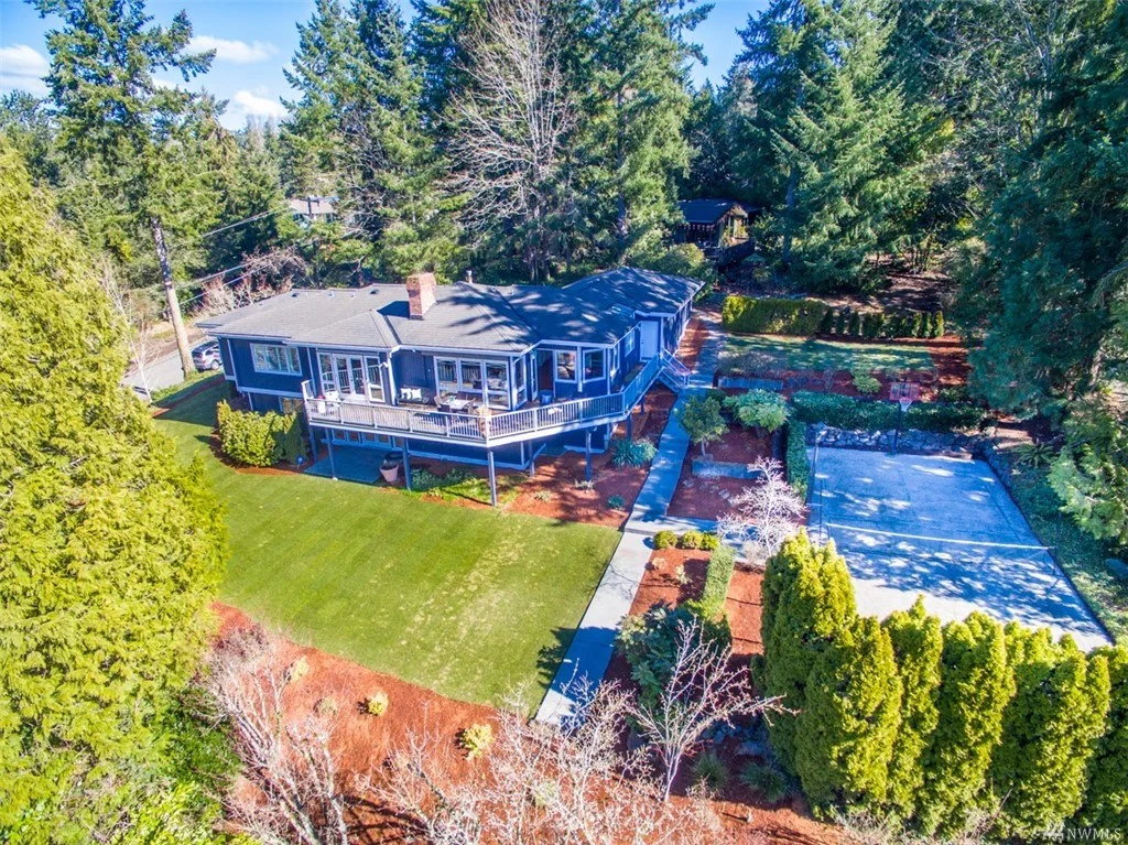 7915 SE 67th St | $1,629,000