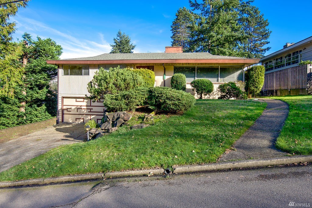 3812 76th Ave SE | $1,056,000