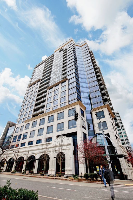 2033 2nd Ave #703 | $839,000