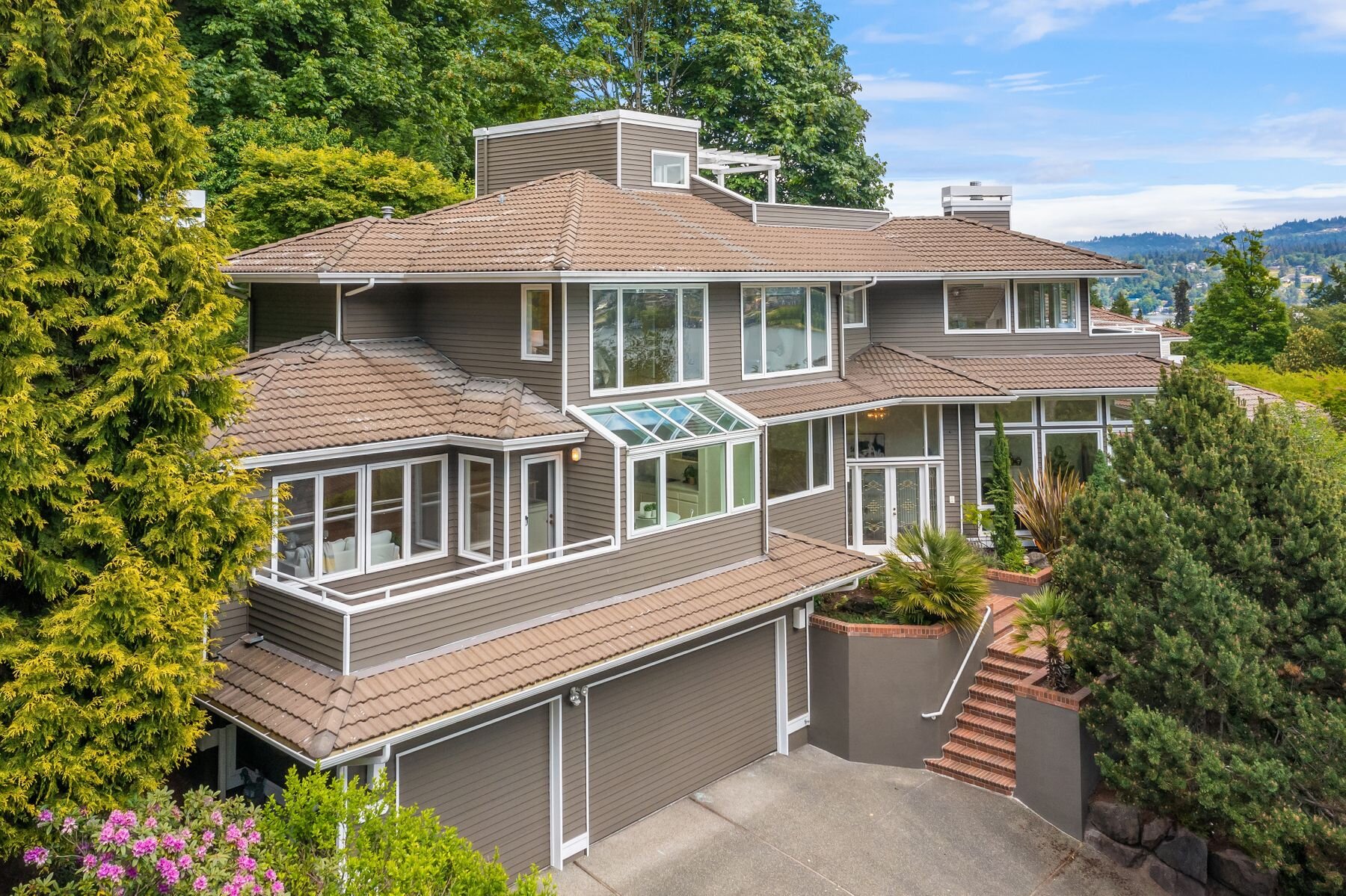 9040 SE 79th St | $2,888,000