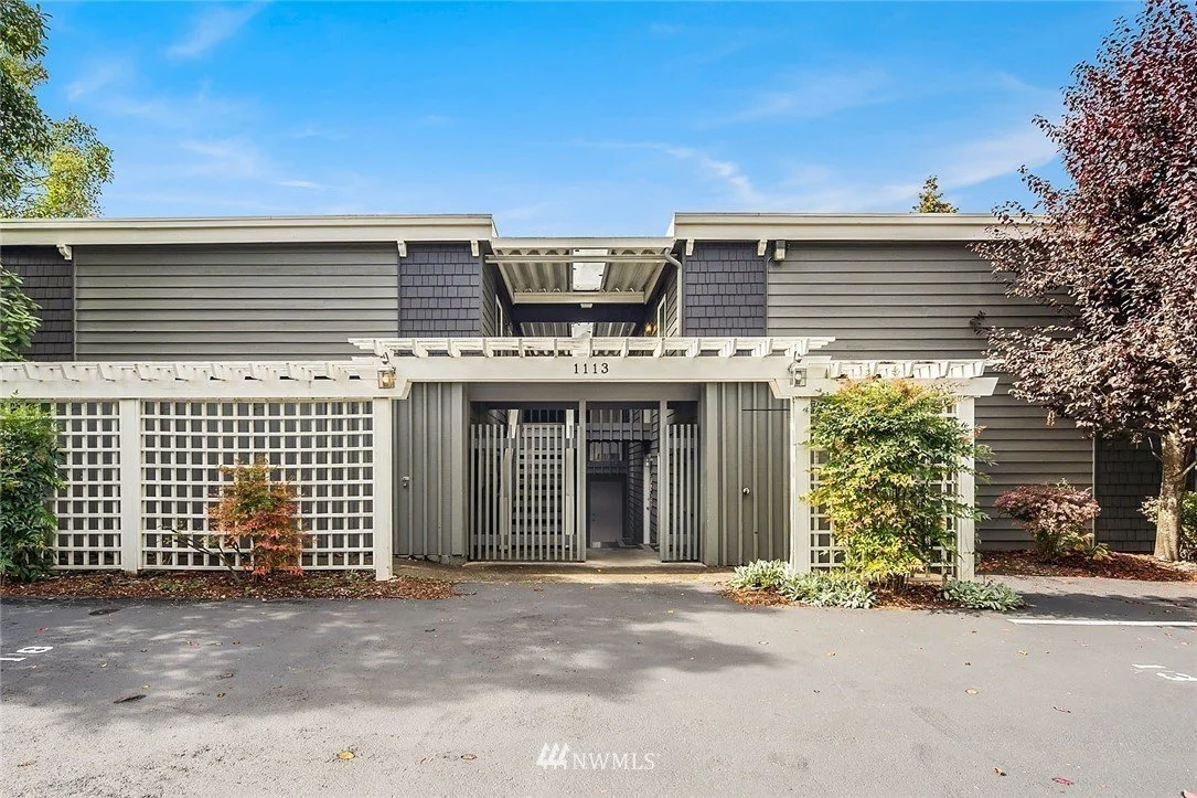 1113 Kirkland Ave Unit 4B | $452,000