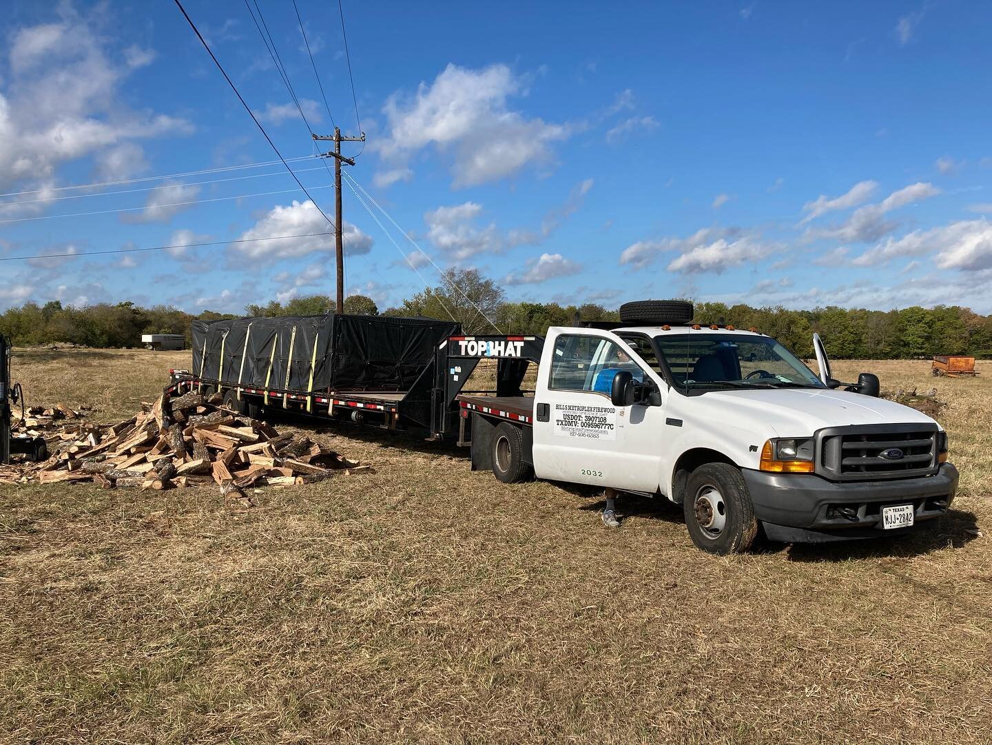 Day in the life. 5.5cds of 20&rdquo; Oak picked up and unloaded. Ready for another load tomorrow. Big delivery week. #firewood #fall #texas