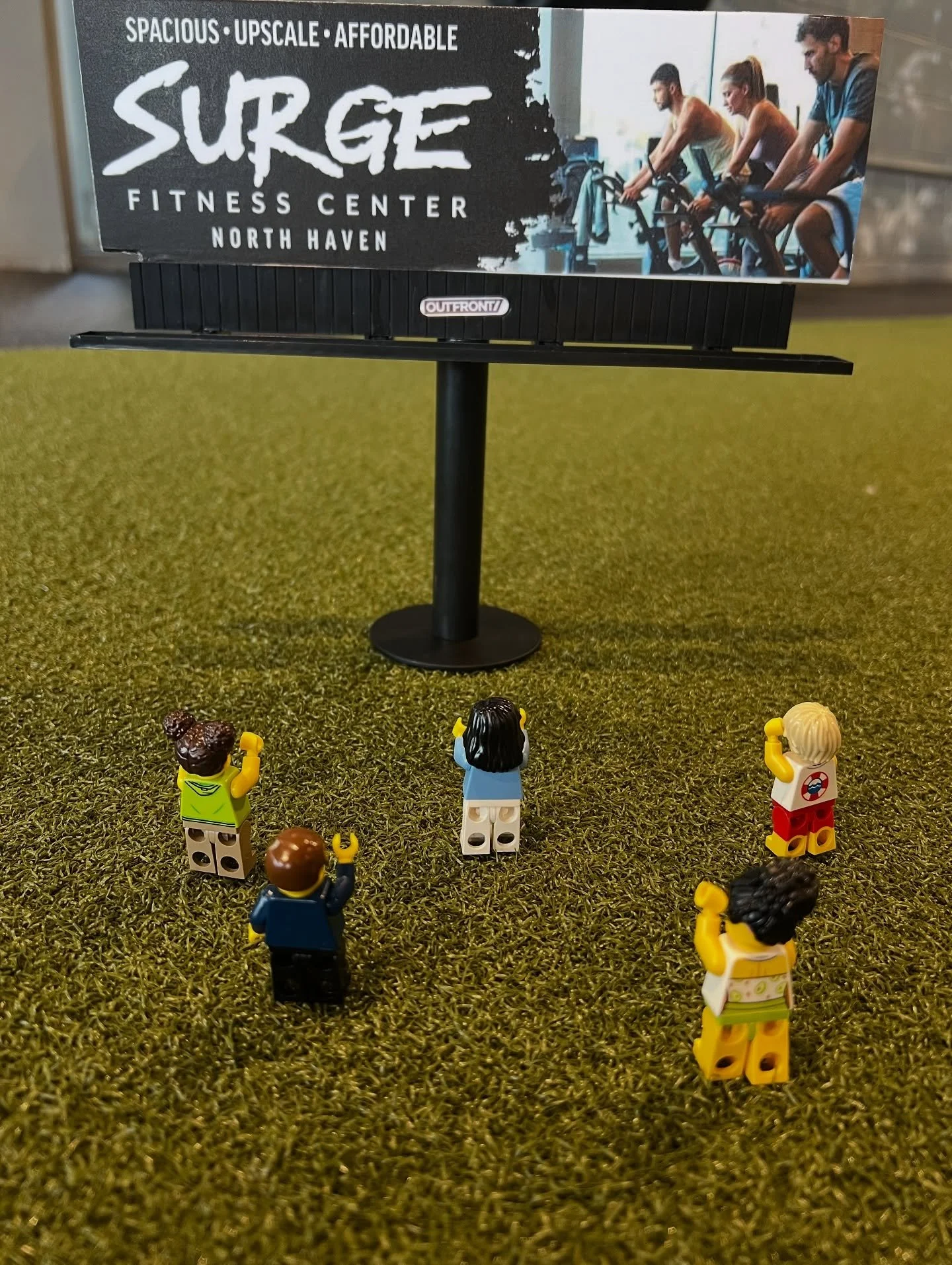 Have you seen our new billboards out in the wild yet?
#surgefitnesscenter #northhaven #gym #gymlife #fitlife