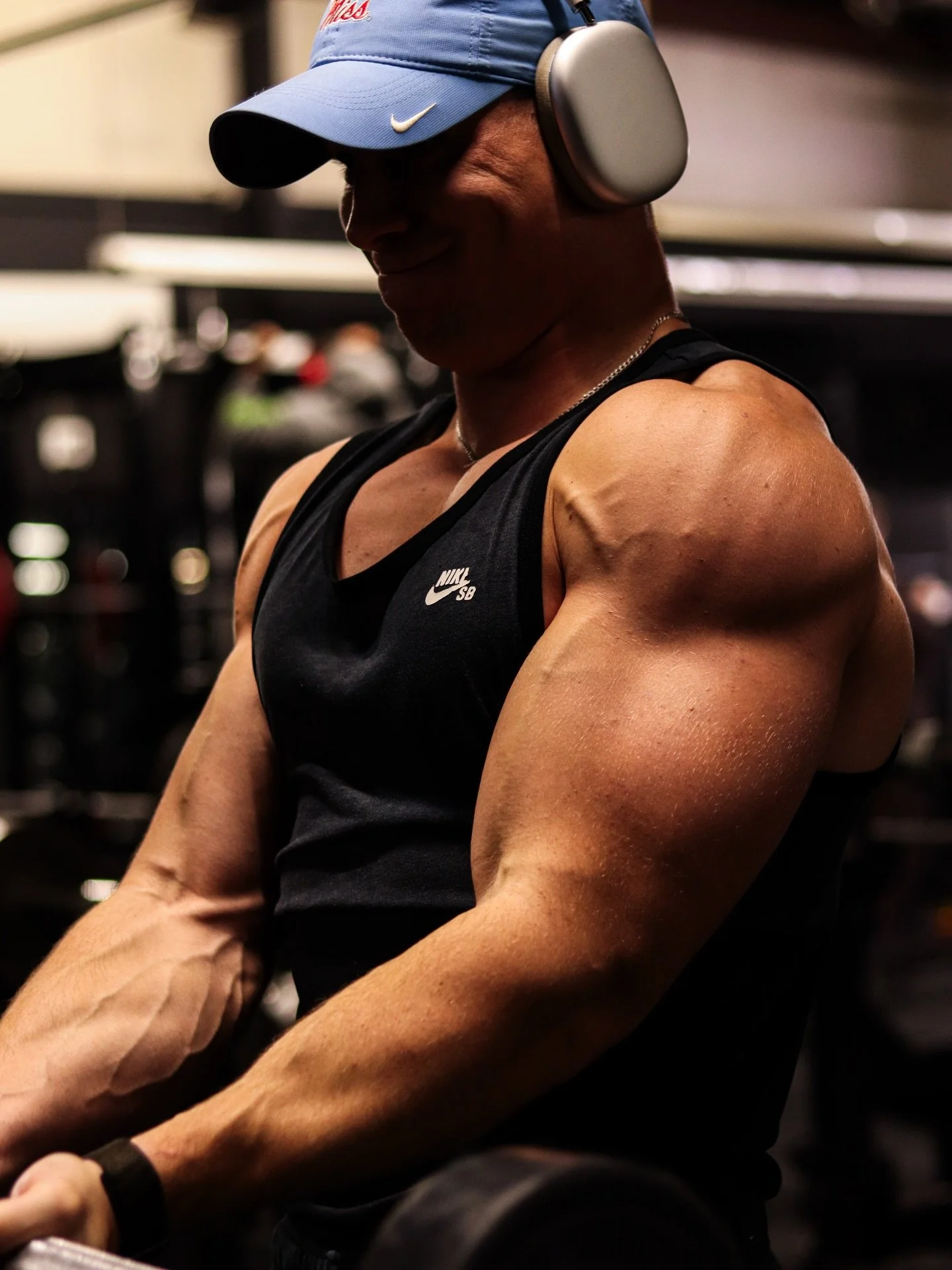 Wonder how he got here? Train with him.

📸 @__tavvo__ 

#personaltraining #goals #gains #fitness