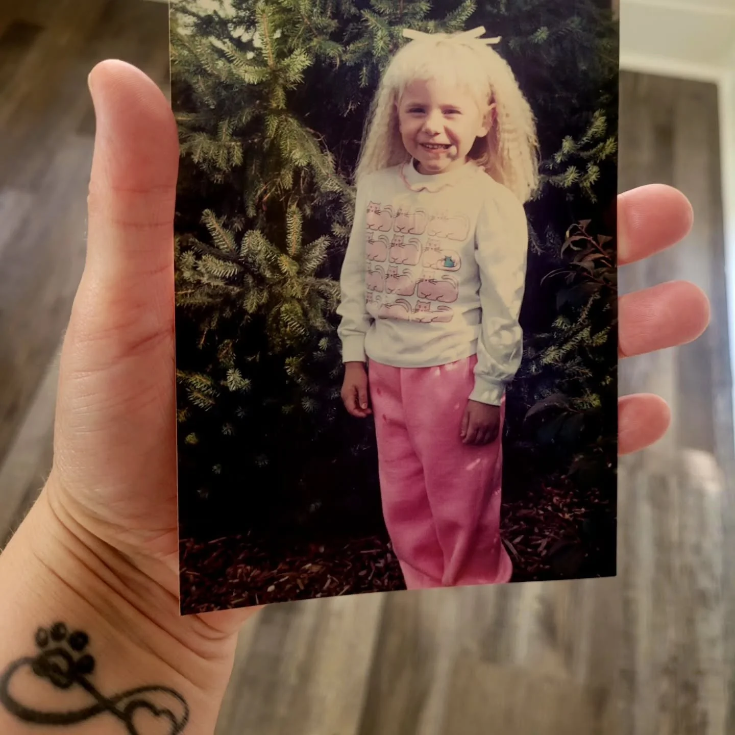 I'm just a girl with a dream ✨️ 🐾🩺

A dream to help people help their pets

Based on not just a love of animals, but a love of people and the bond between us humans and companion animals ❤️ ♾️🐾

💜 Through experiencing my own pet loss, my path was