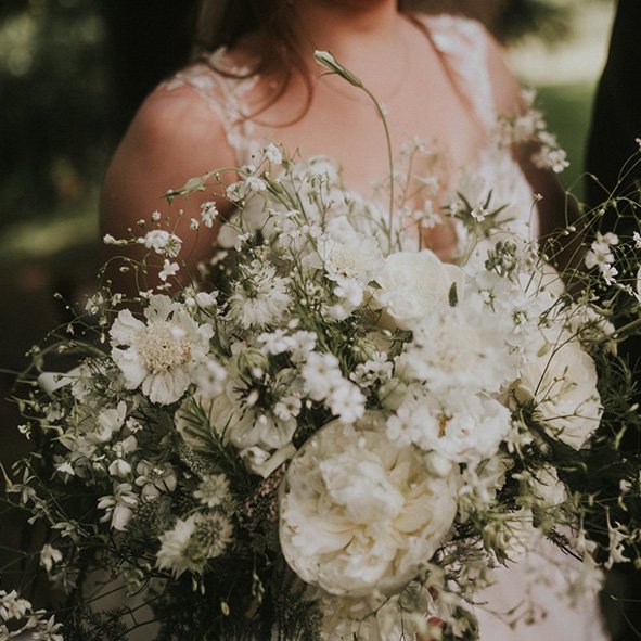 White and green bride bouquet