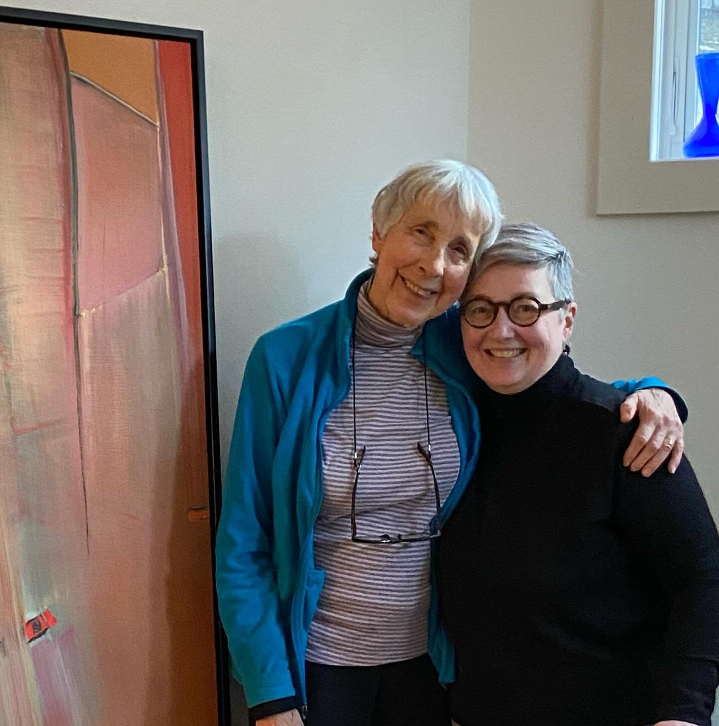 Many thanks to the lovely @sharonthompson.ca for hosting us in Calgary, and for showing me your studio and current work! 

#sharonthompwon #lorisokolukart #albertasocietyofartists #albertaabstractartists #abstractart #contemporarycanadianartists #stu