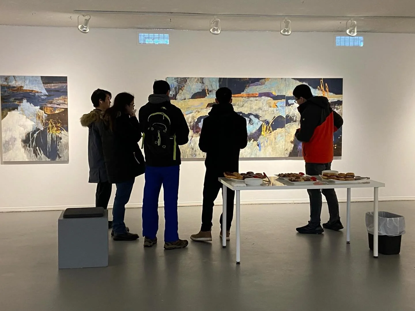 Had a great afternoon at @harcourt_house with hundreds of Art Bus participants and others. I&rsquo;ll be back at the gallery Saturday April 11th. 

#lorisokoluk #edmontonarts #soloartexhibition #artcollector #canadianabstractartist