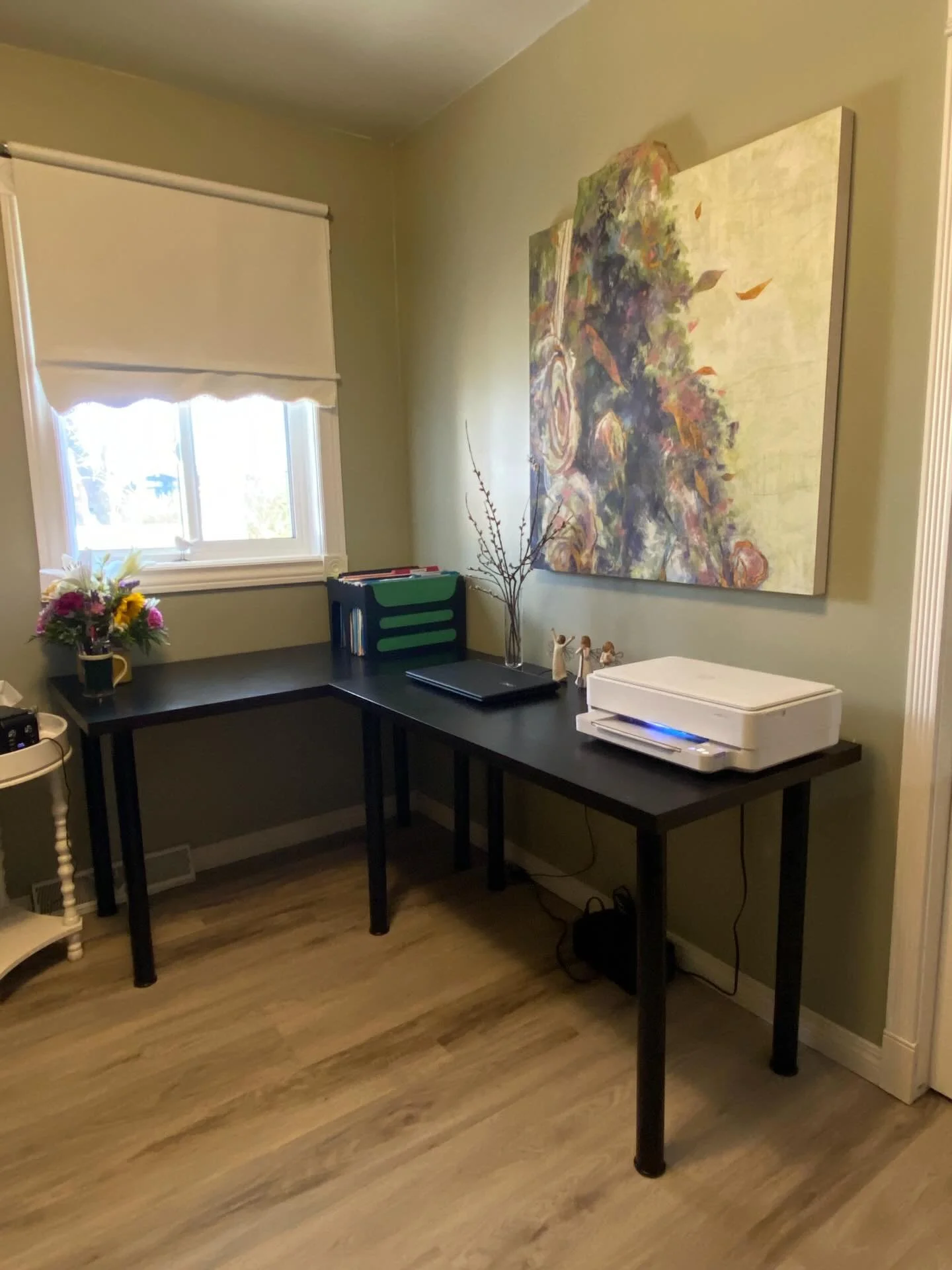 Delivered and installed &ldquo;Love Is A Map&rdquo; in this lovely office tonight. Happy new collector, happy artist 😊

#lorisokolukart #artcollector #albertaartist #contemporarycanadianartist