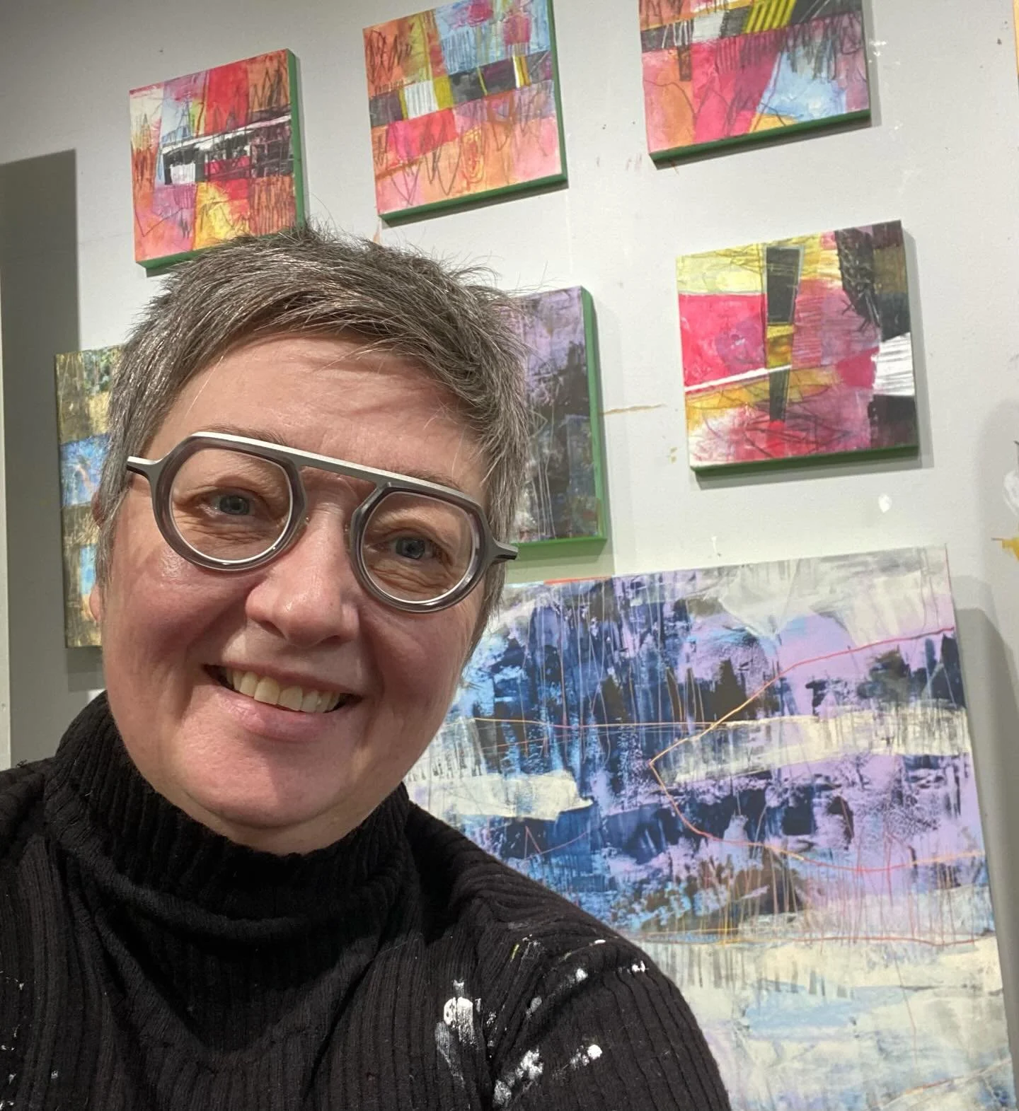 It&rsquo;s so chilly today that I&rsquo;m wearing my winter painting clothes! I might even put on my toque!

#lorisokolukart #albertaartist #artiststudio #studio28artist #contemporarycanadianartist
