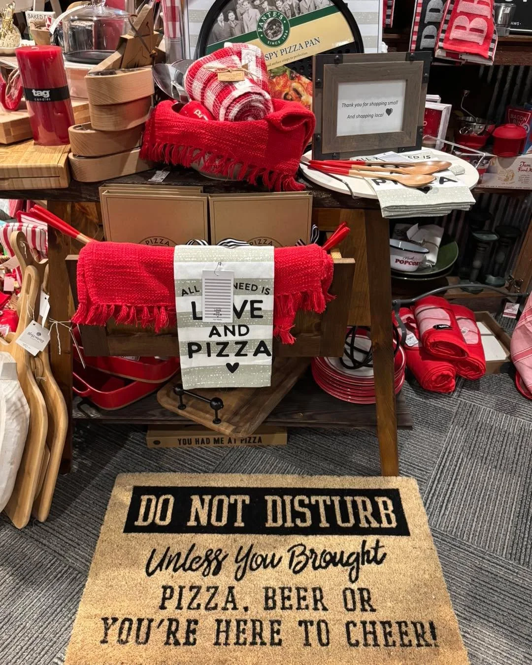 Tomorrow is a big day for football!  Who ya cheering for?
And btw we have lots of fun pizza items for the supper bowl party ahead!